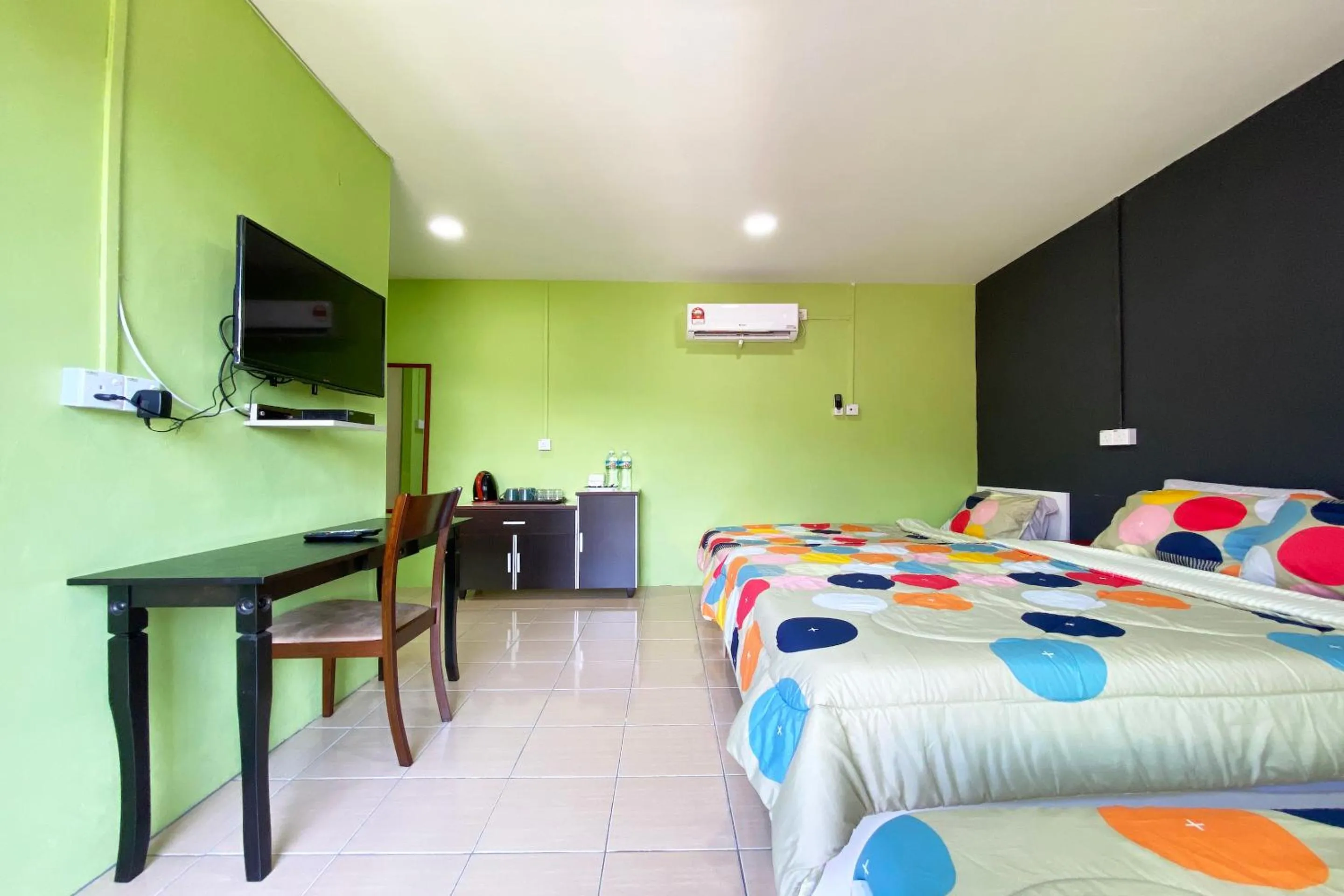 Photo of the whole room, Bed in Hotel O Tambunan Nature Lodge