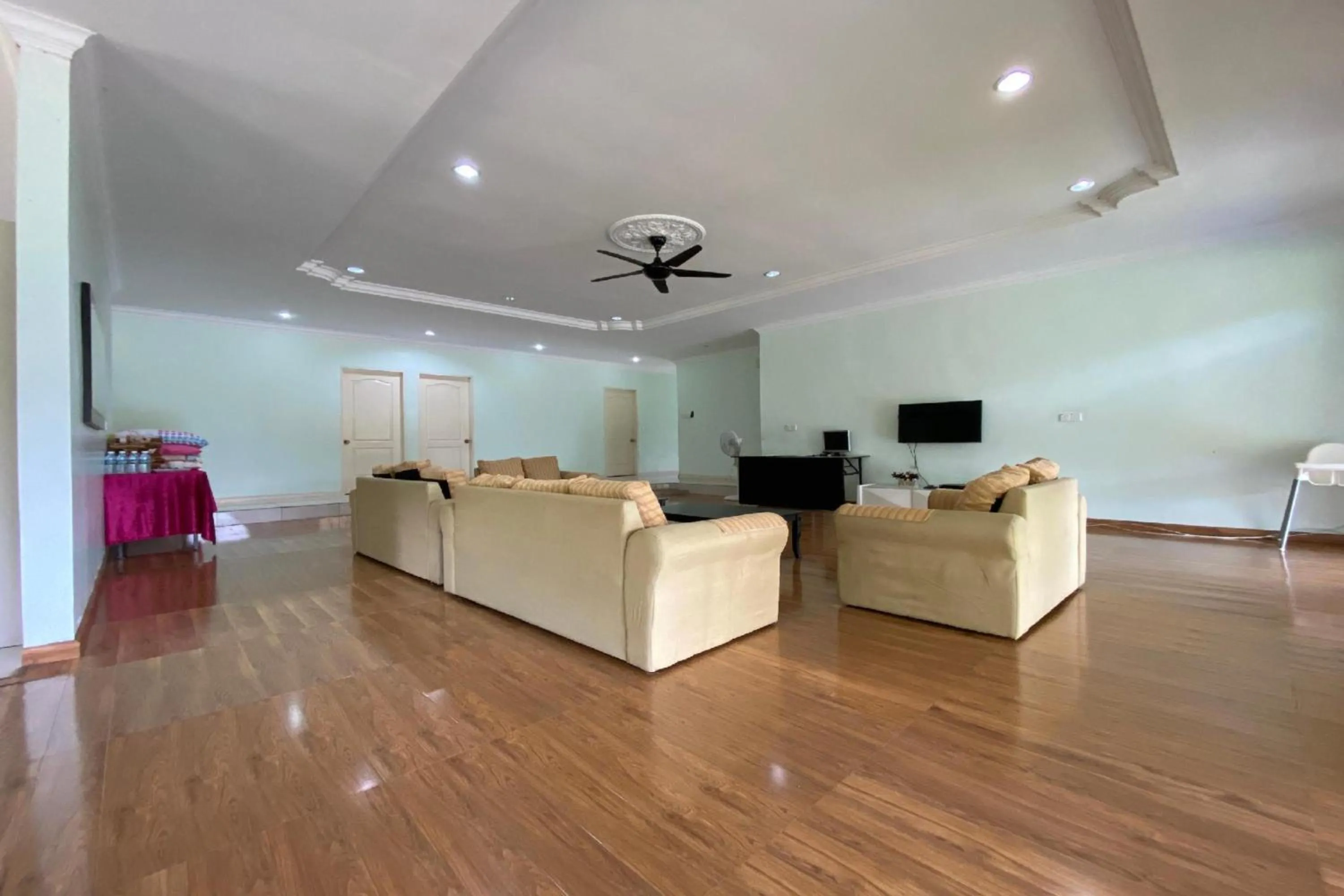 Lobby or reception in Hotel O Tambunan Nature Lodge