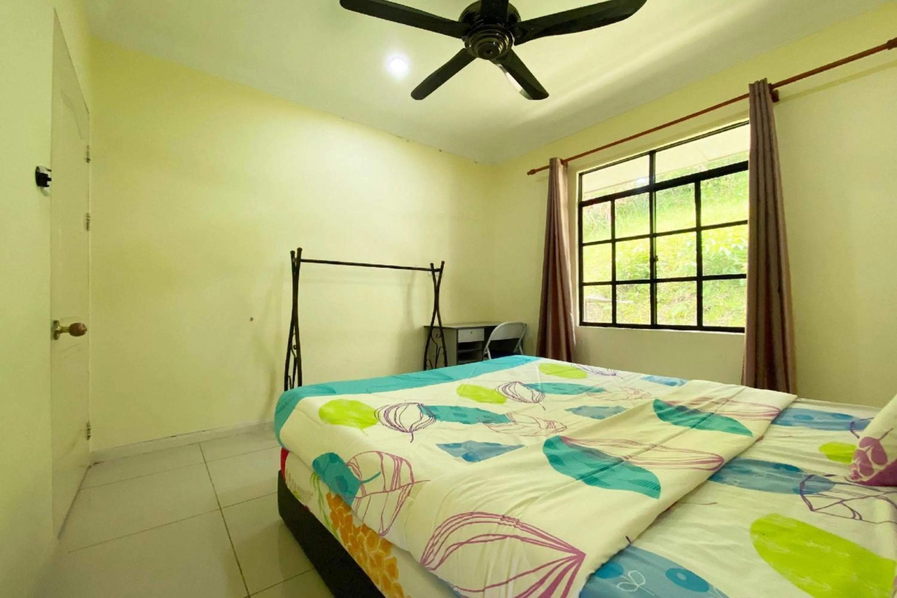 View (from property/room), Bed in Hotel O Tambunan Nature Lodge