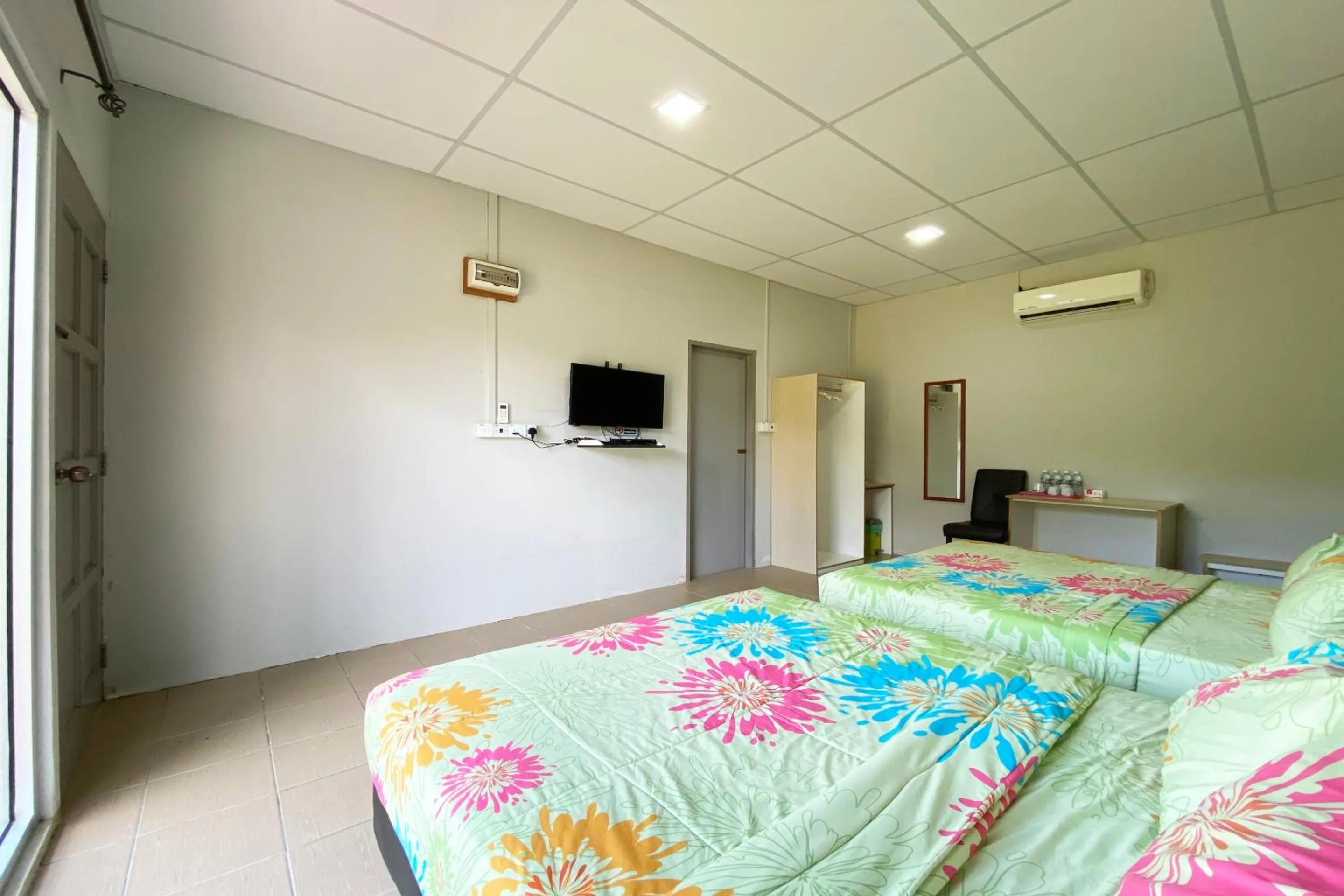 Photo of the whole room, Bed in Hotel O Tambunan Nature Lodge