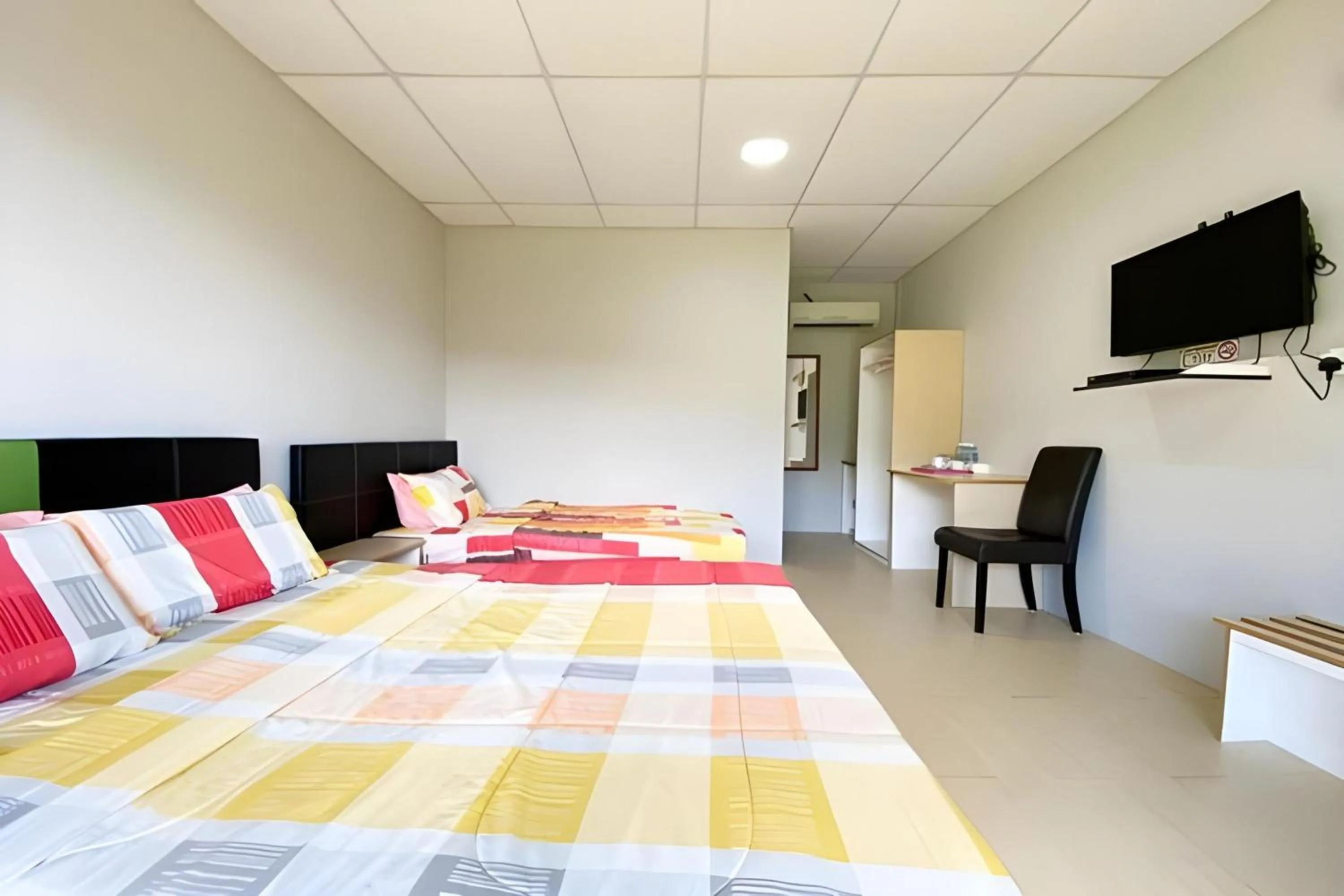 Photo of the whole room, Bed in Hotel O Tambunan Nature Lodge