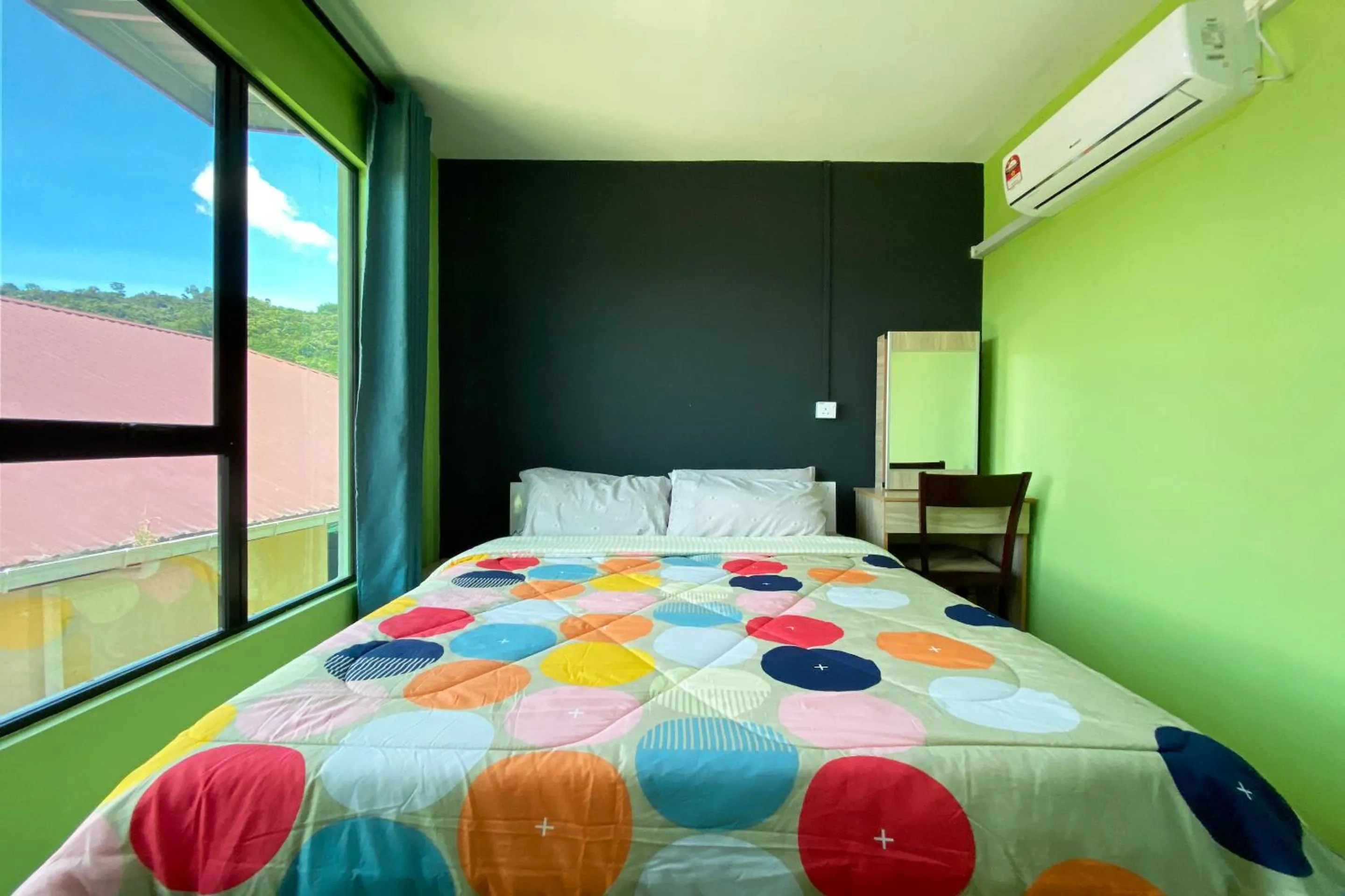 Photo of the whole room, Bed in Hotel O Tambunan Nature Lodge