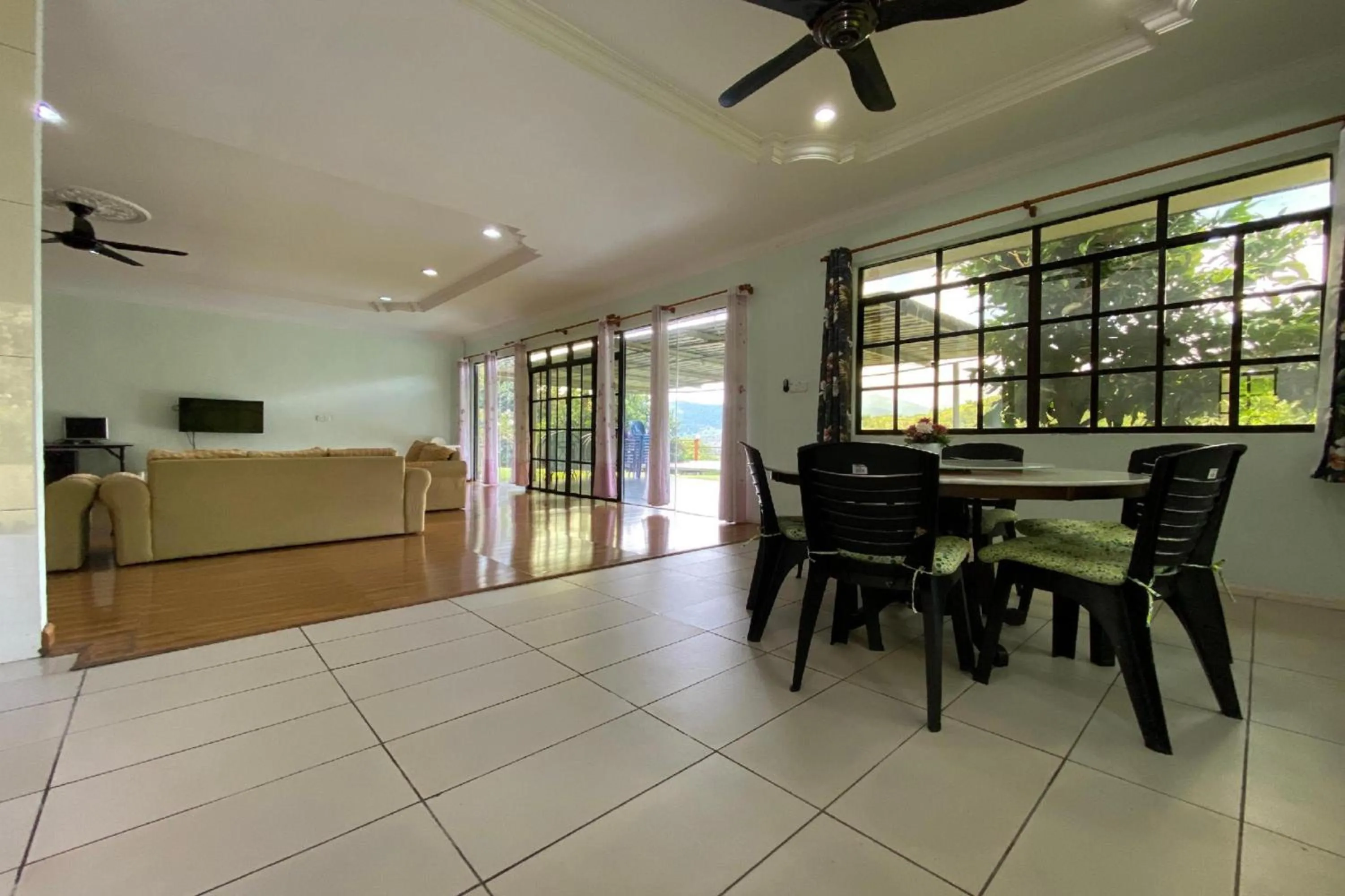 Lobby or reception in Hotel O Tambunan Nature Lodge