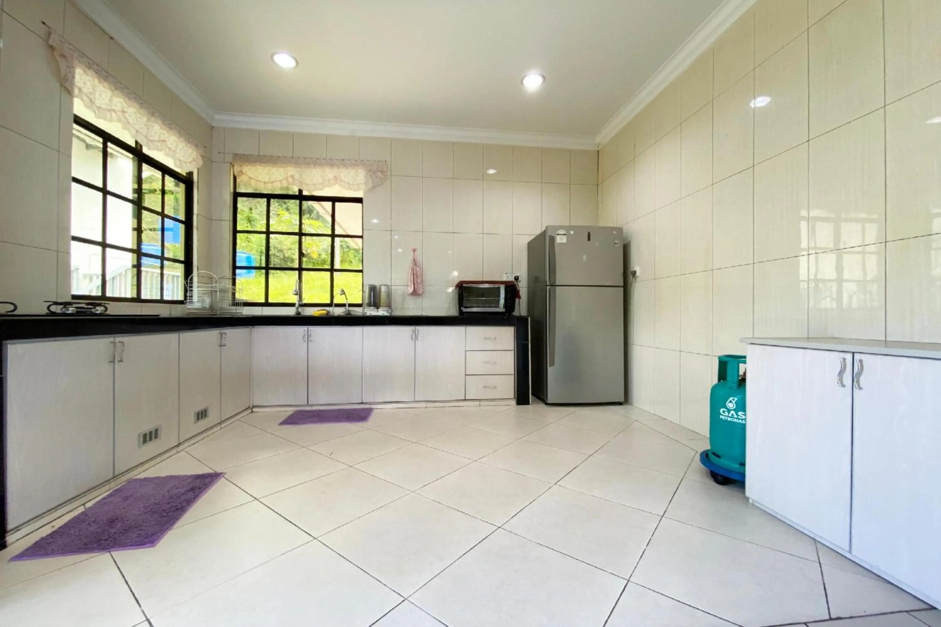 Lobby or reception in Hotel O Tambunan Nature Lodge