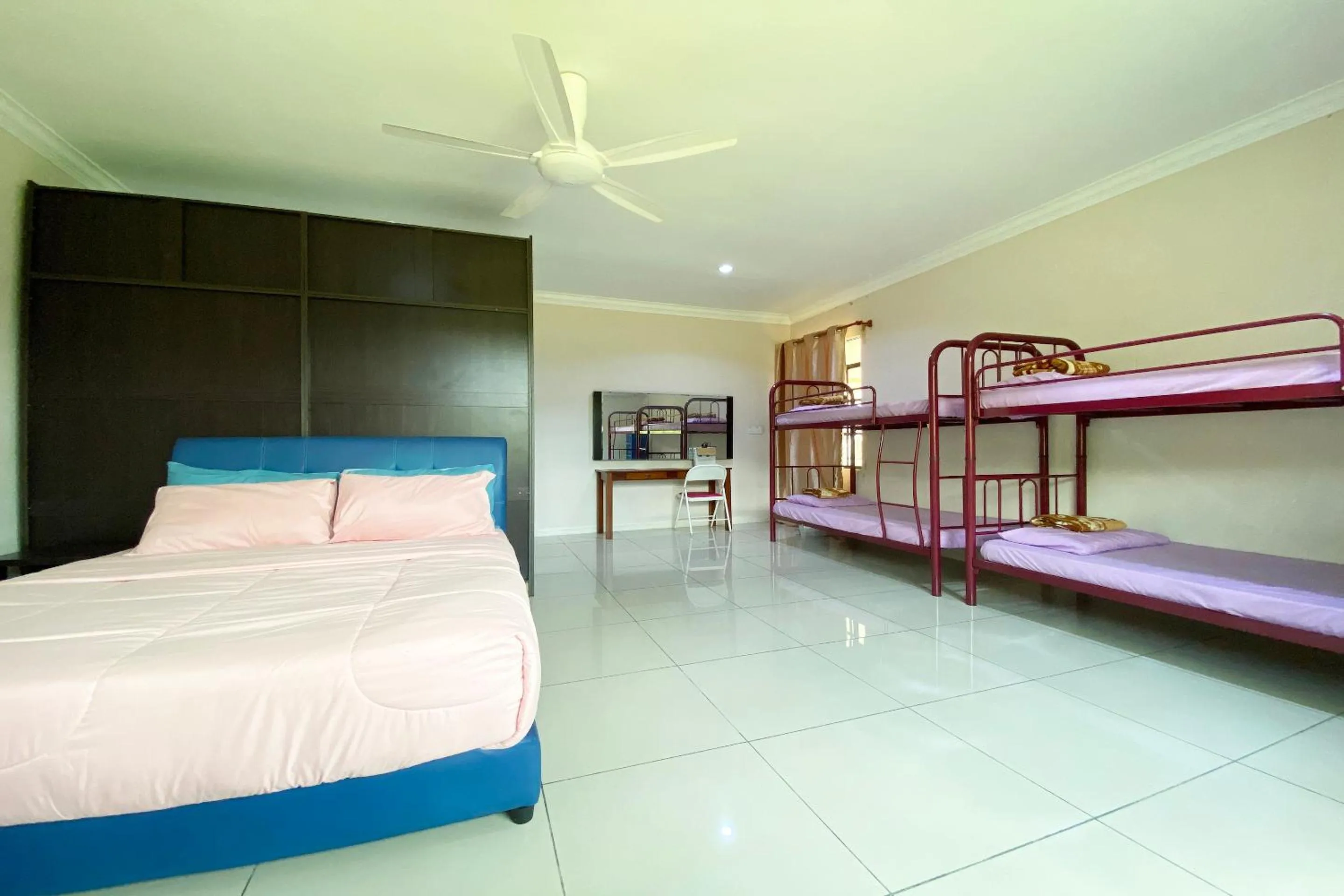 Photo of the whole room, Bed in Hotel O Tambunan Nature Lodge