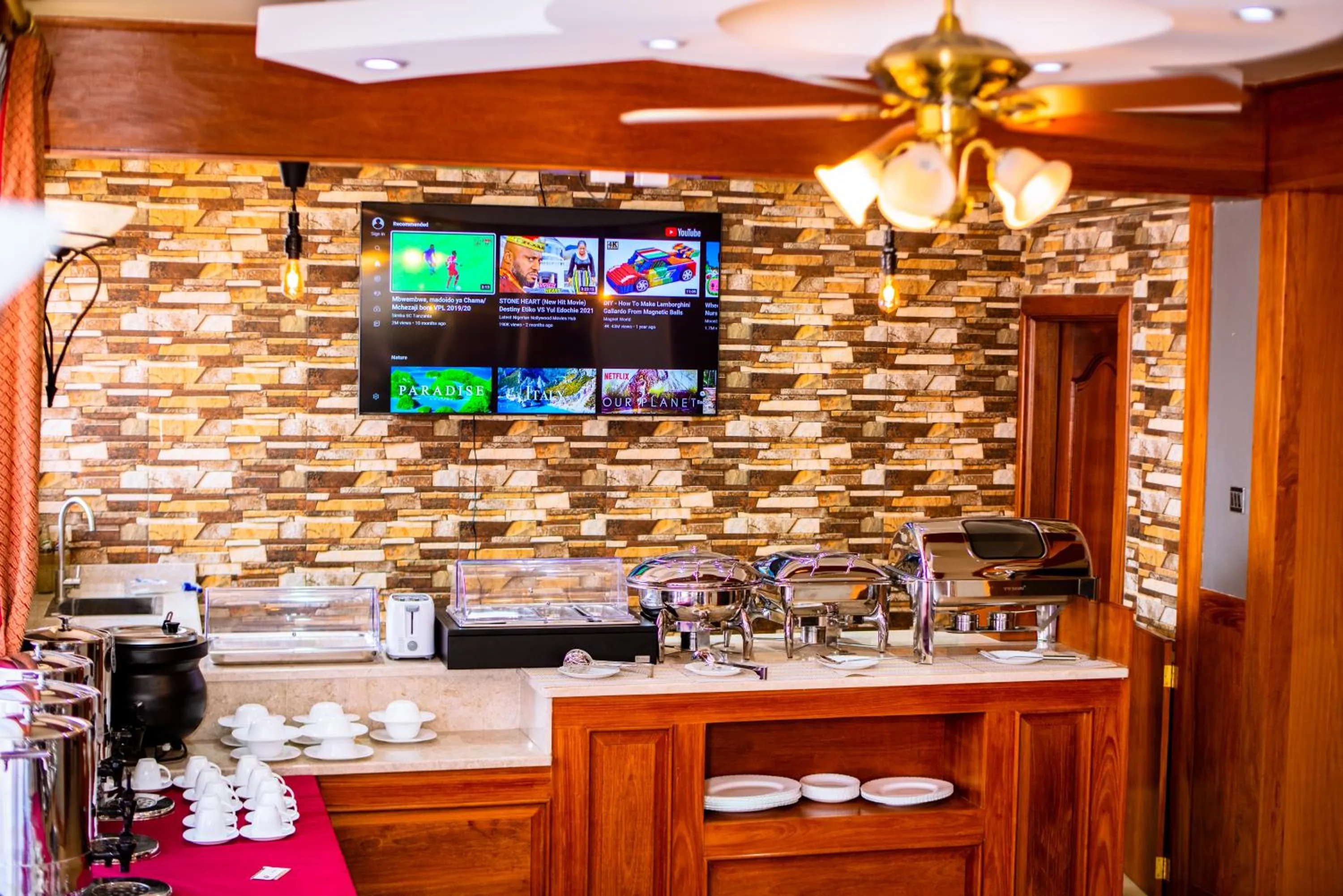 Restaurant/places to eat in LEYSHOF HOTEL