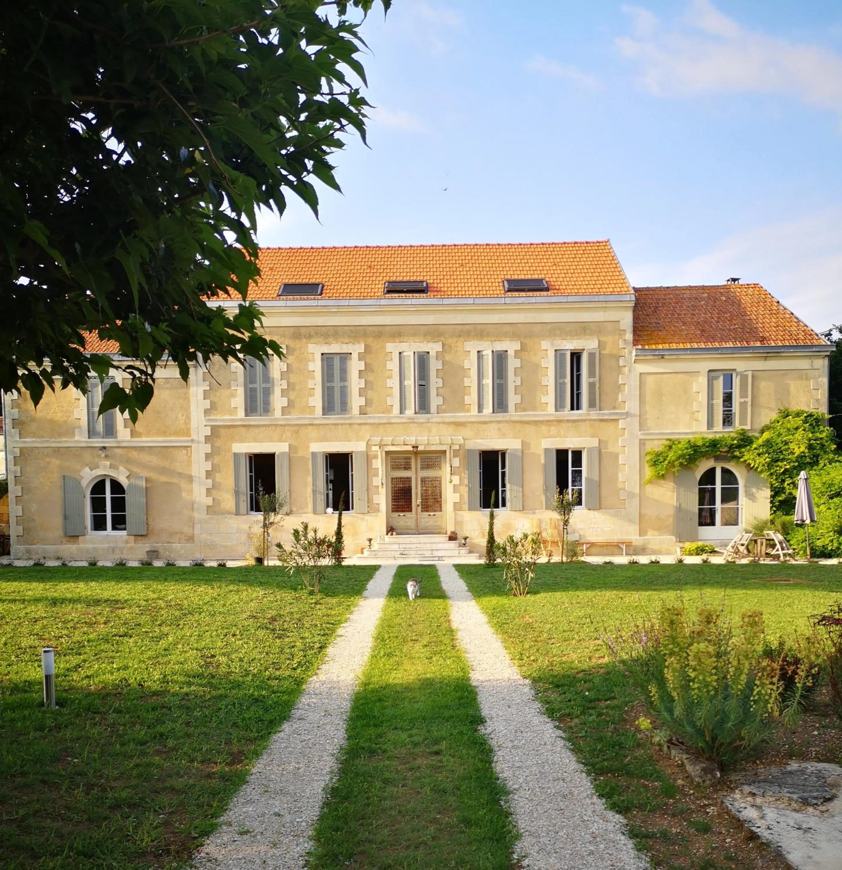 Property building in La Burie