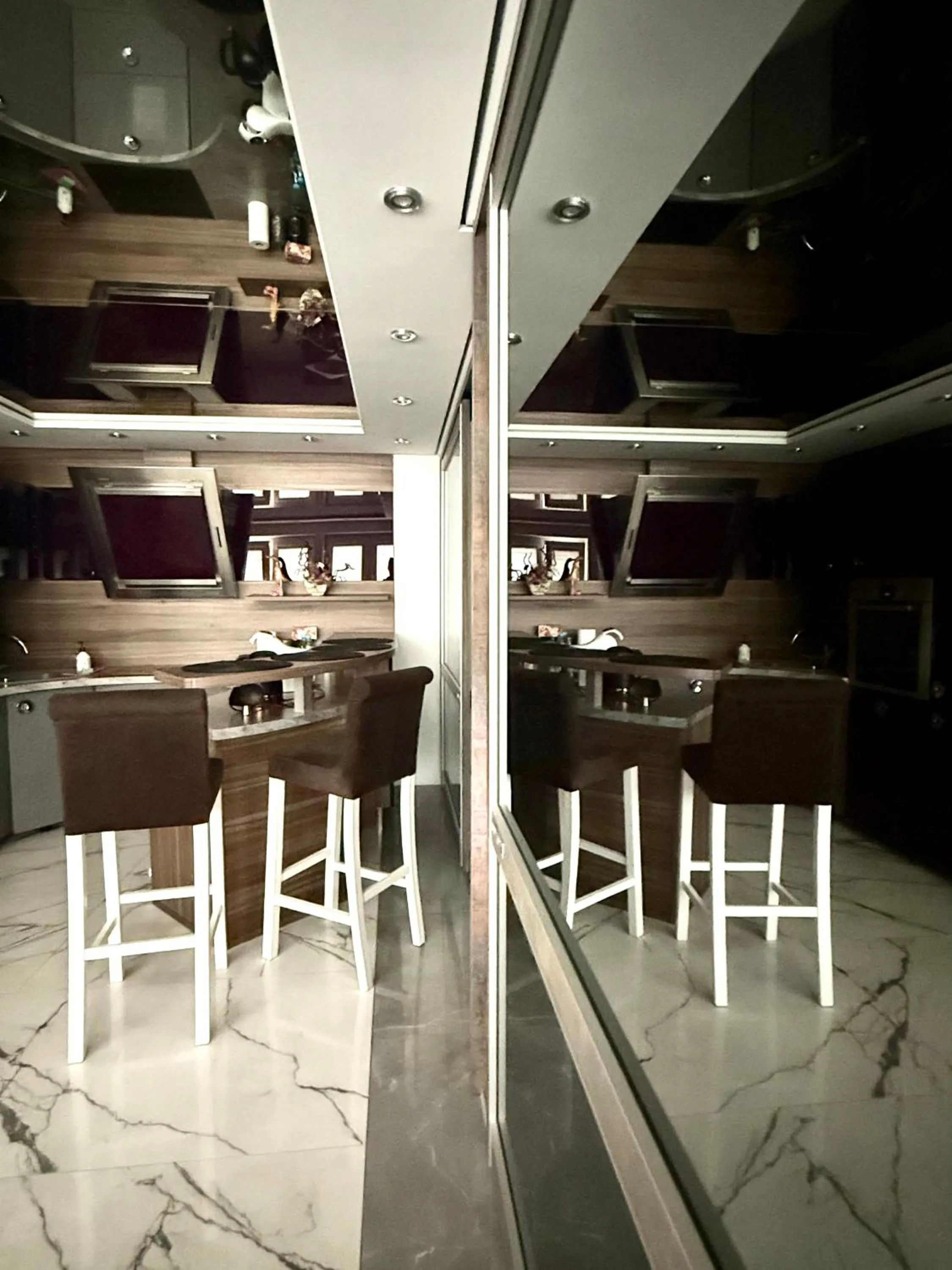 DeLuxury Mirror Apartament Centrum