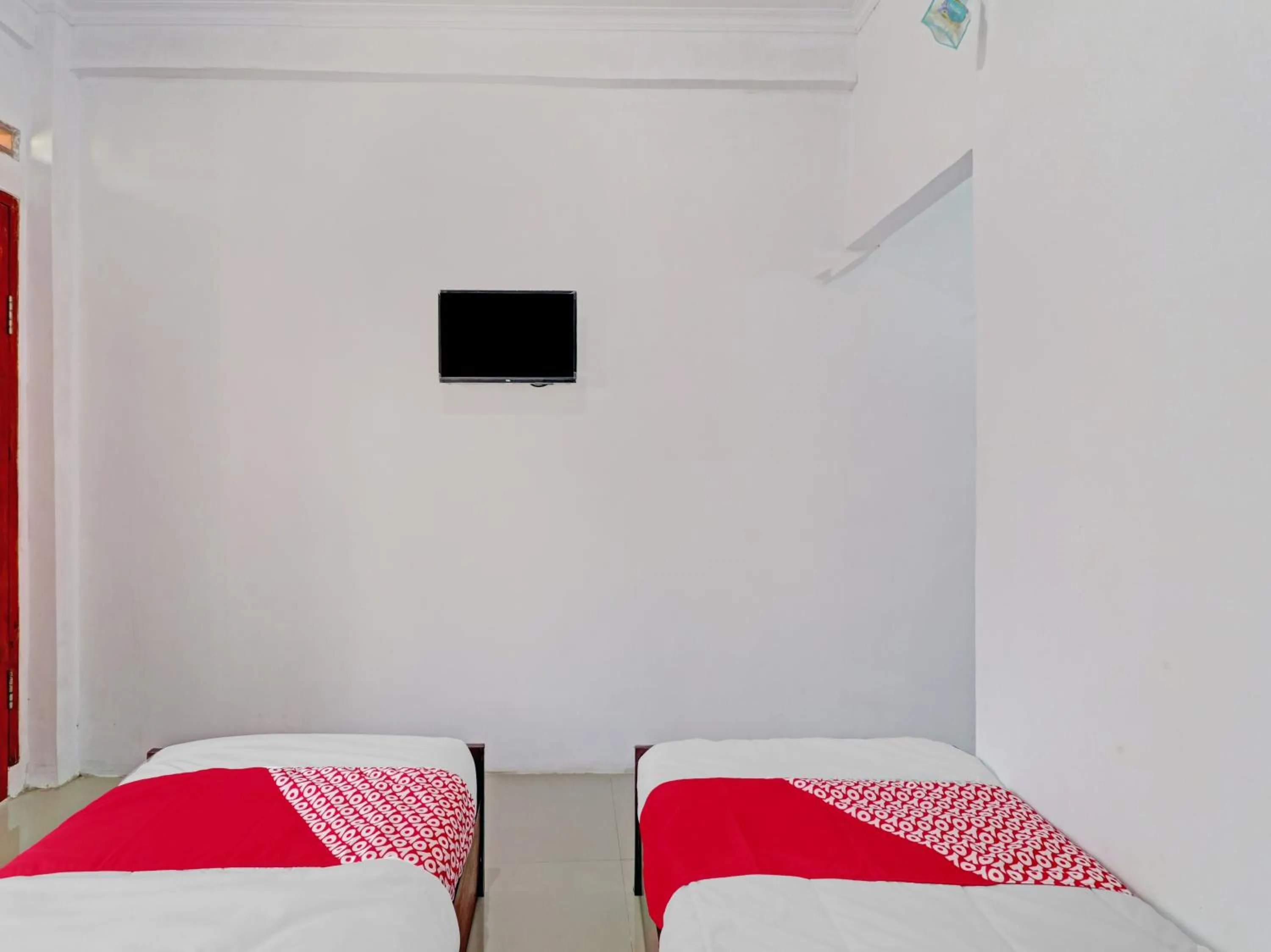 Bedroom, Bed in OYO Life 90570 Heboh Guest House Syariah