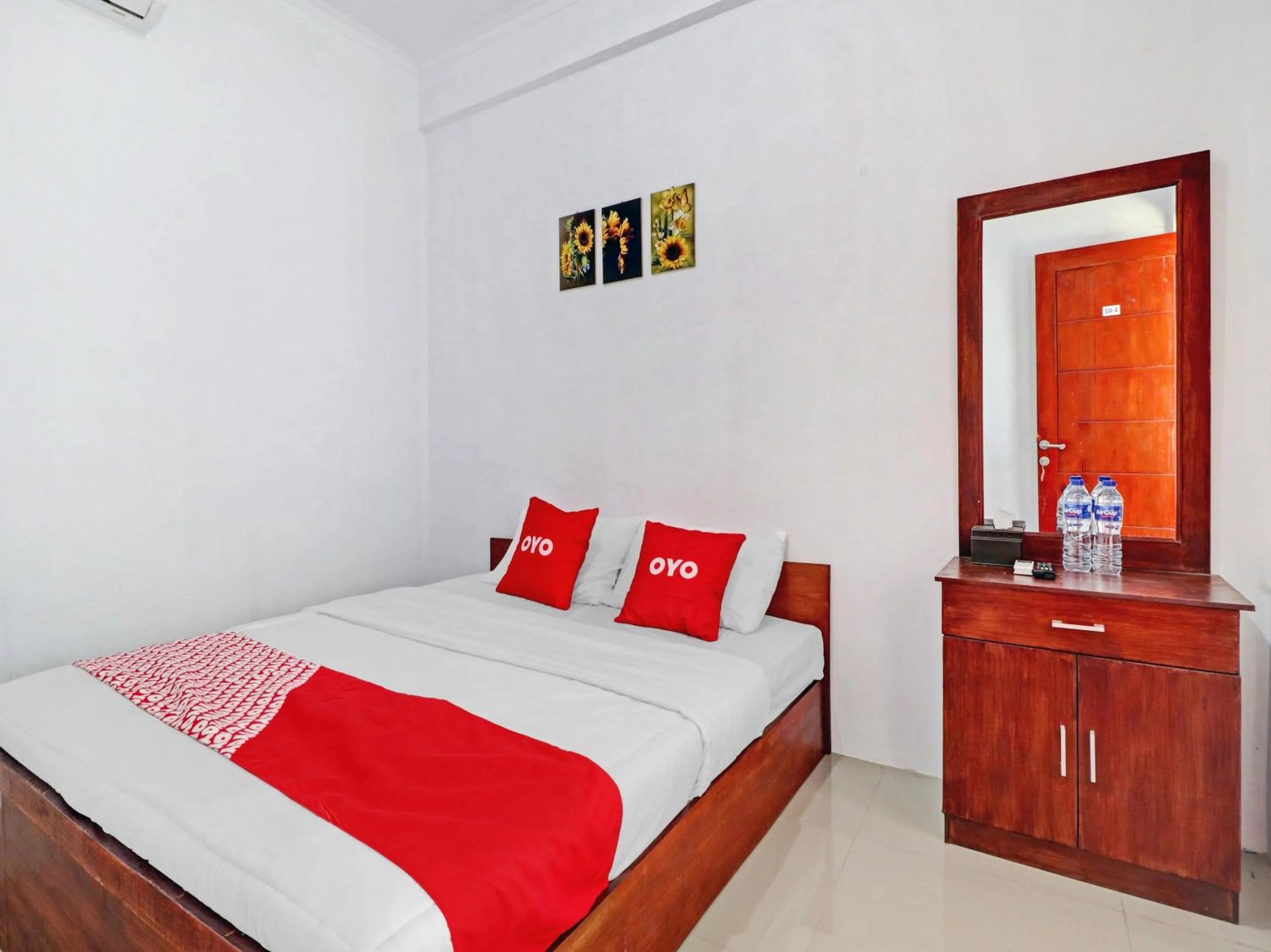 Bedroom, Bed in OYO Life 90570 Heboh Guest House Syariah
