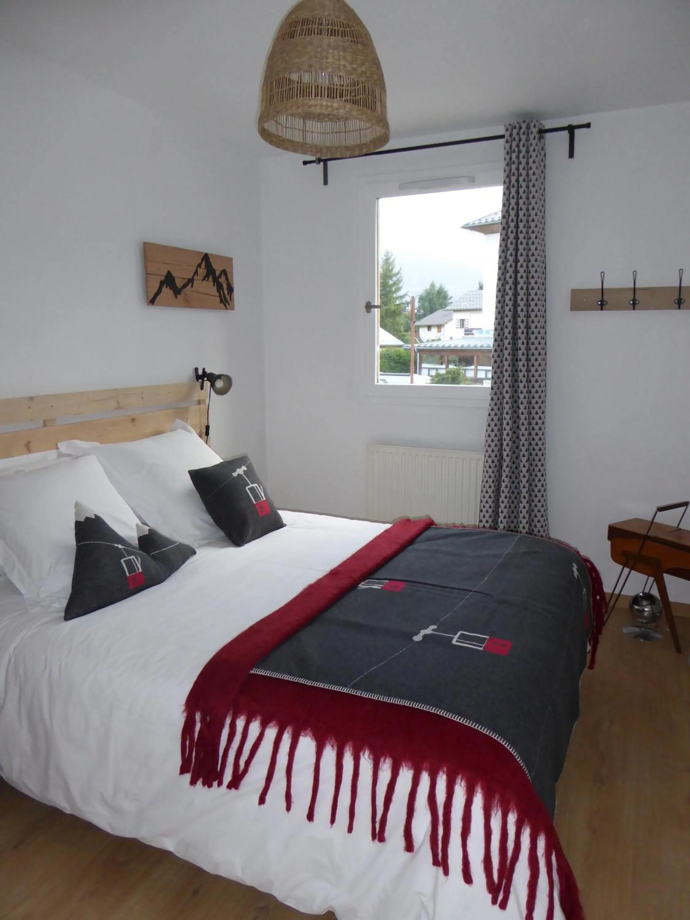 ALPINES 2 /près du funiculaire et gare sncf-garage privé-terrasse sud-46m2