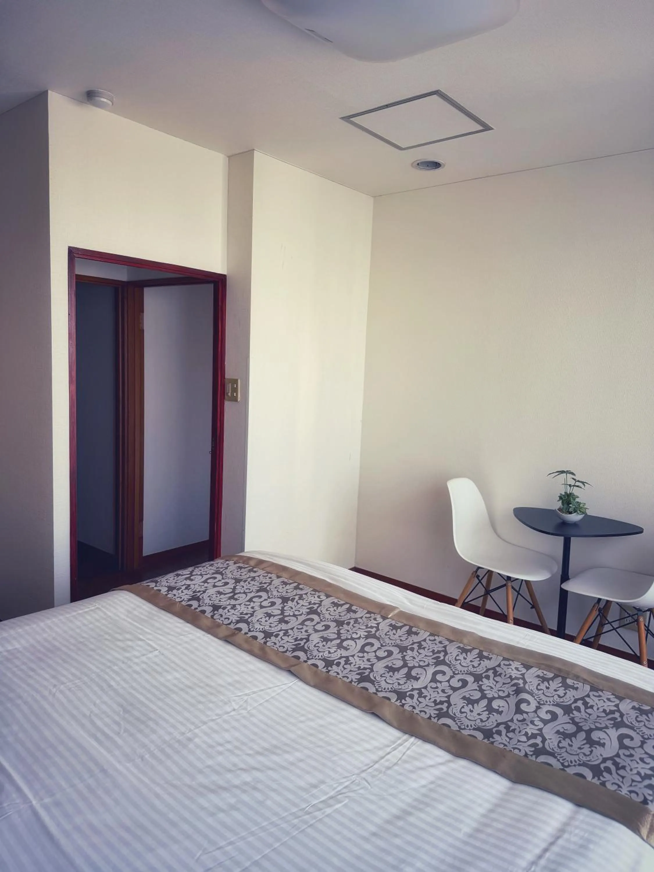 Bed in Uhome Ueno Hotel