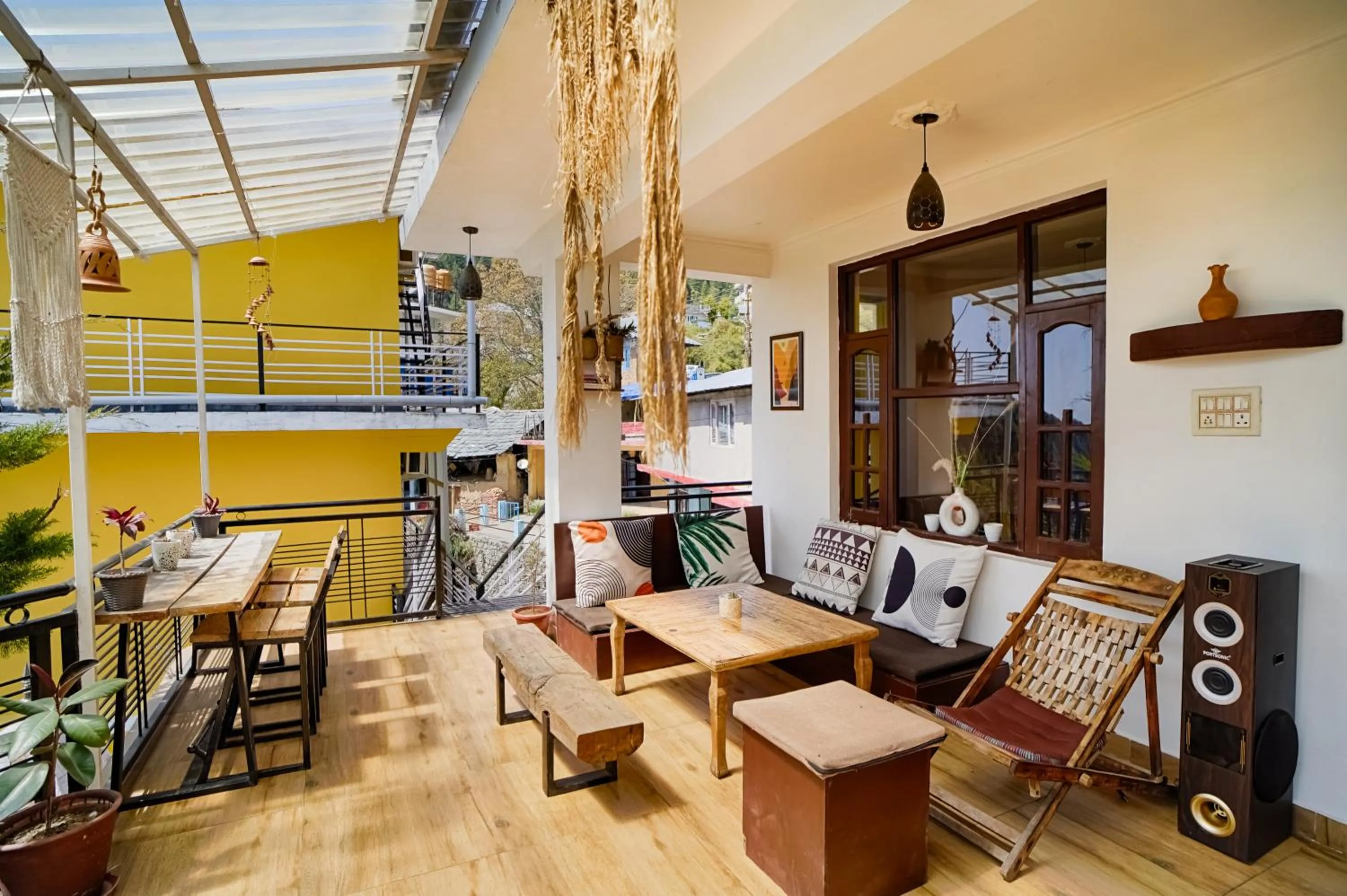 Restaurant/places to eat in Young Monk Hostel Dharamkot