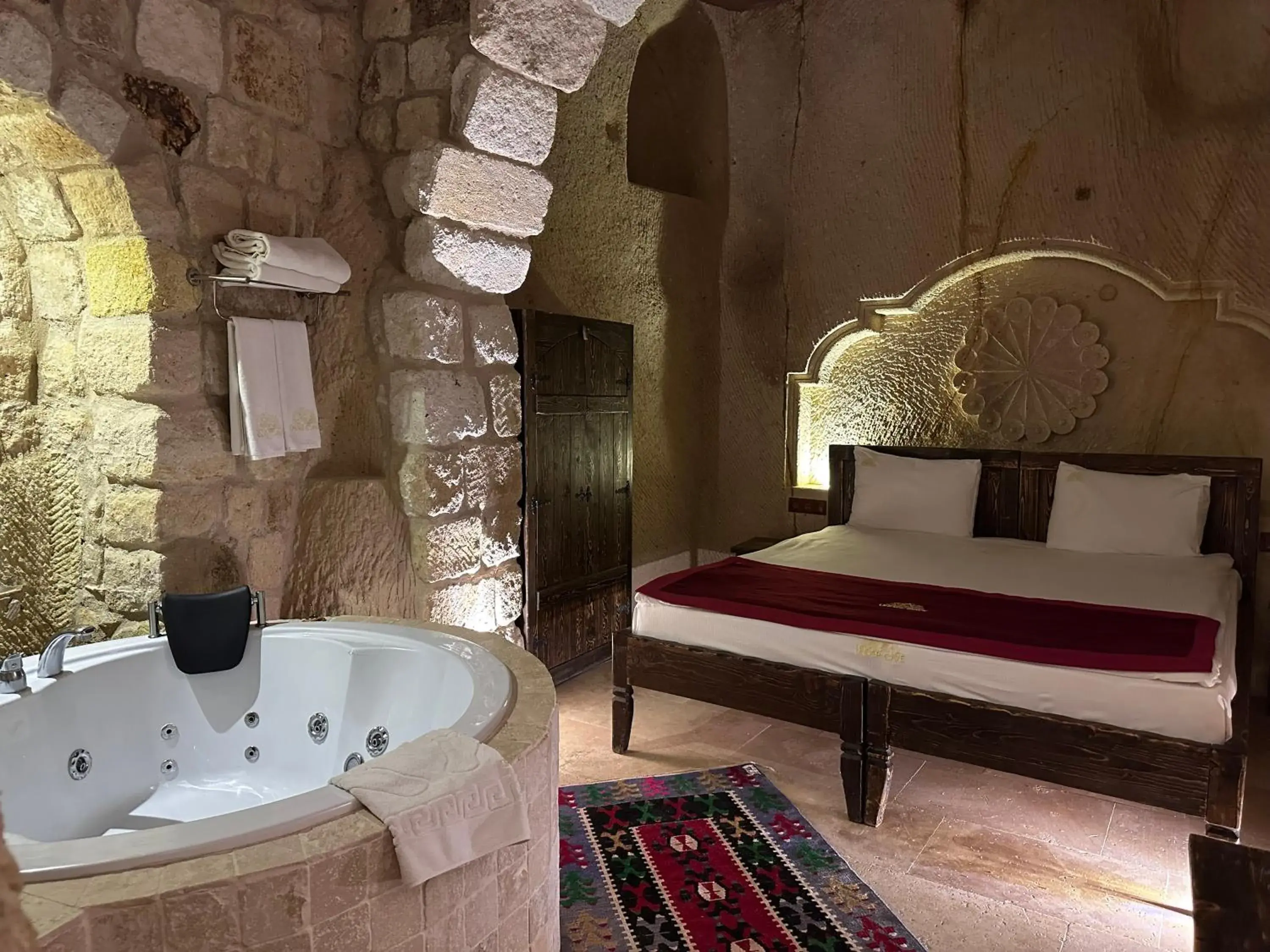 King Room with Spa Bath in Under Cave Cappadocia King Room with Spa Bath in Under Cave Cappadocia