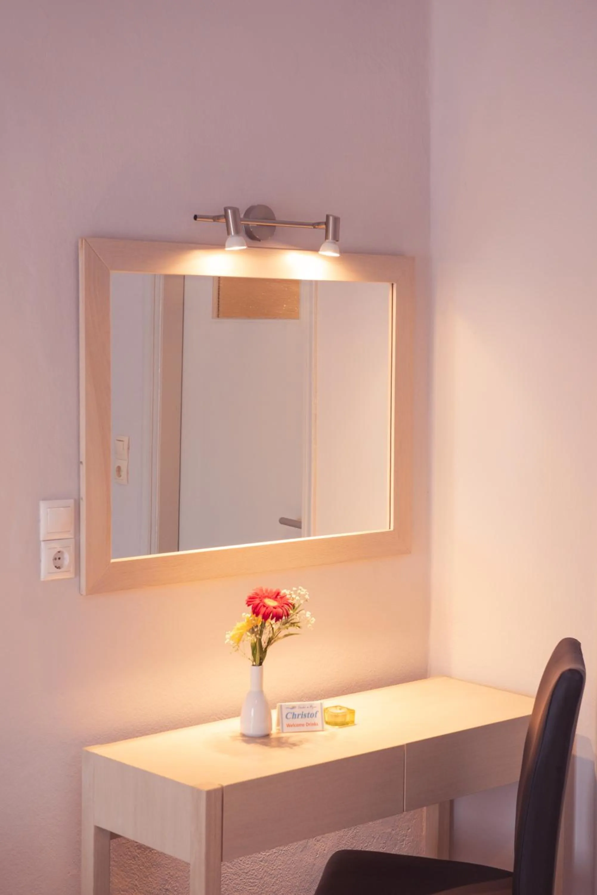 hair dresser in Christof Studios