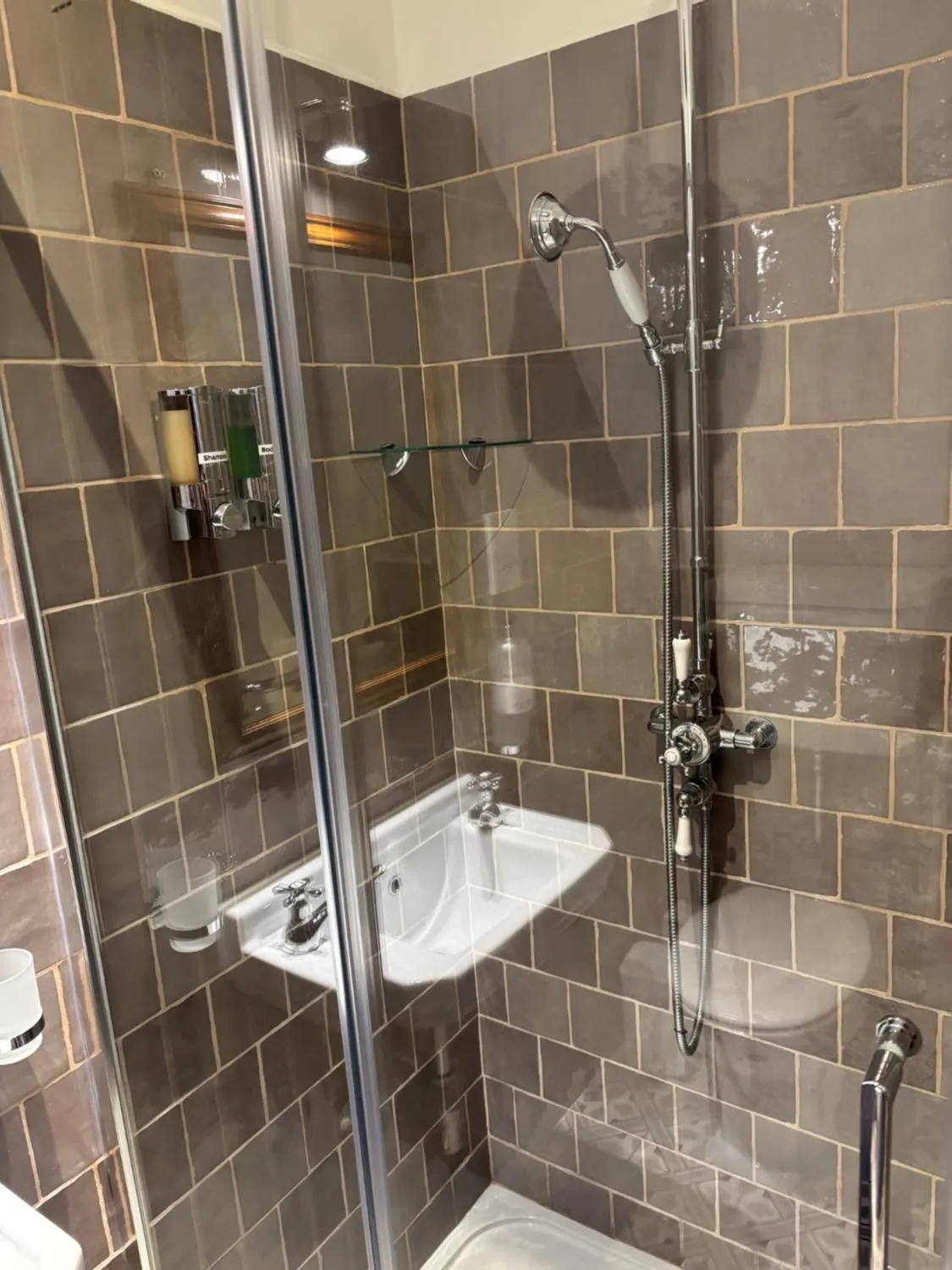 Cambus O' May Traditional Highland Hotel