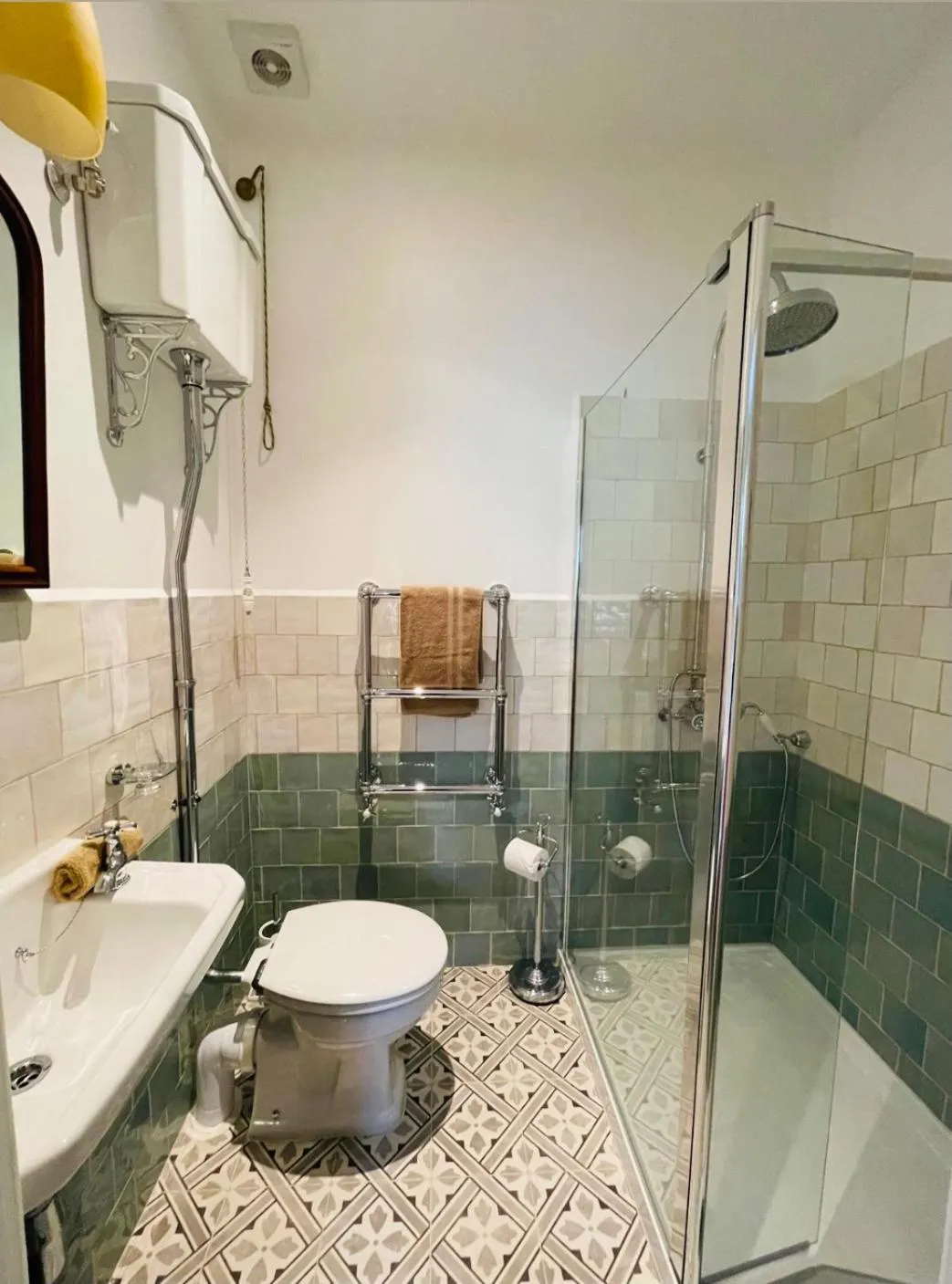 Shower in Cambus O' May Traditional Highland Hotel