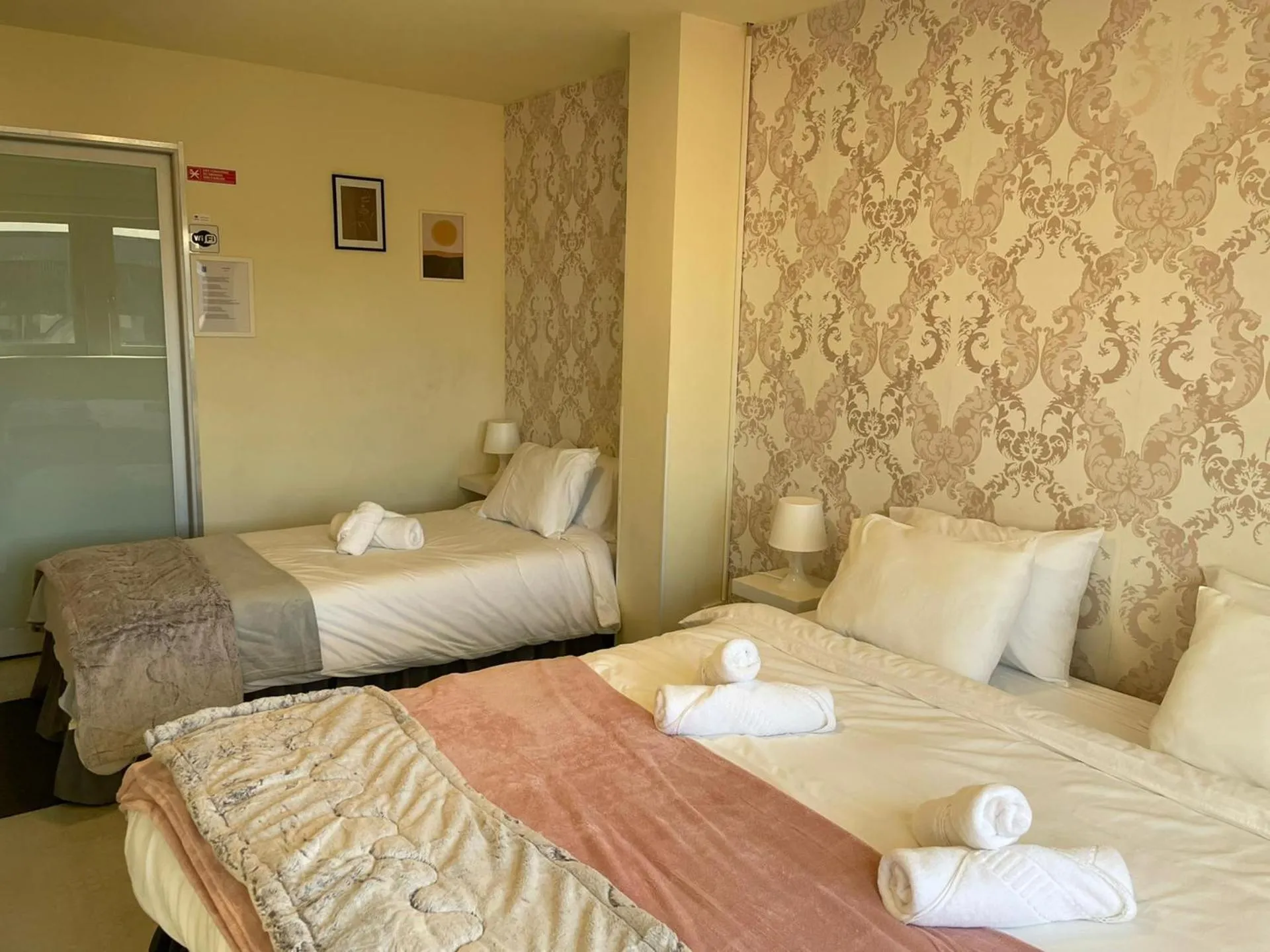 Bedroom, Bed in Liber Guest House