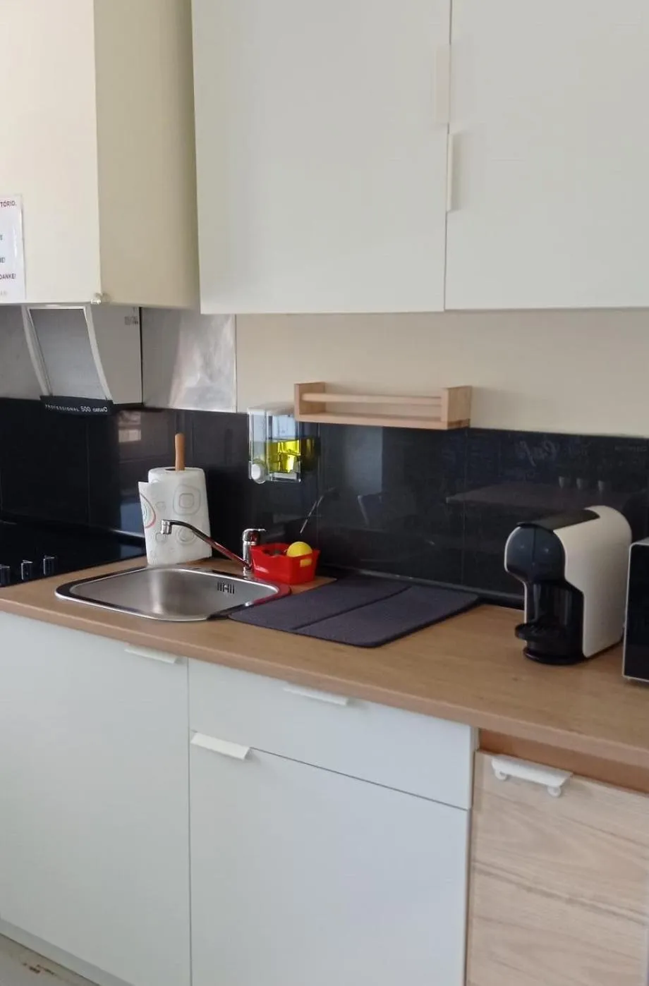 Communal kitchen in Liber Guest House