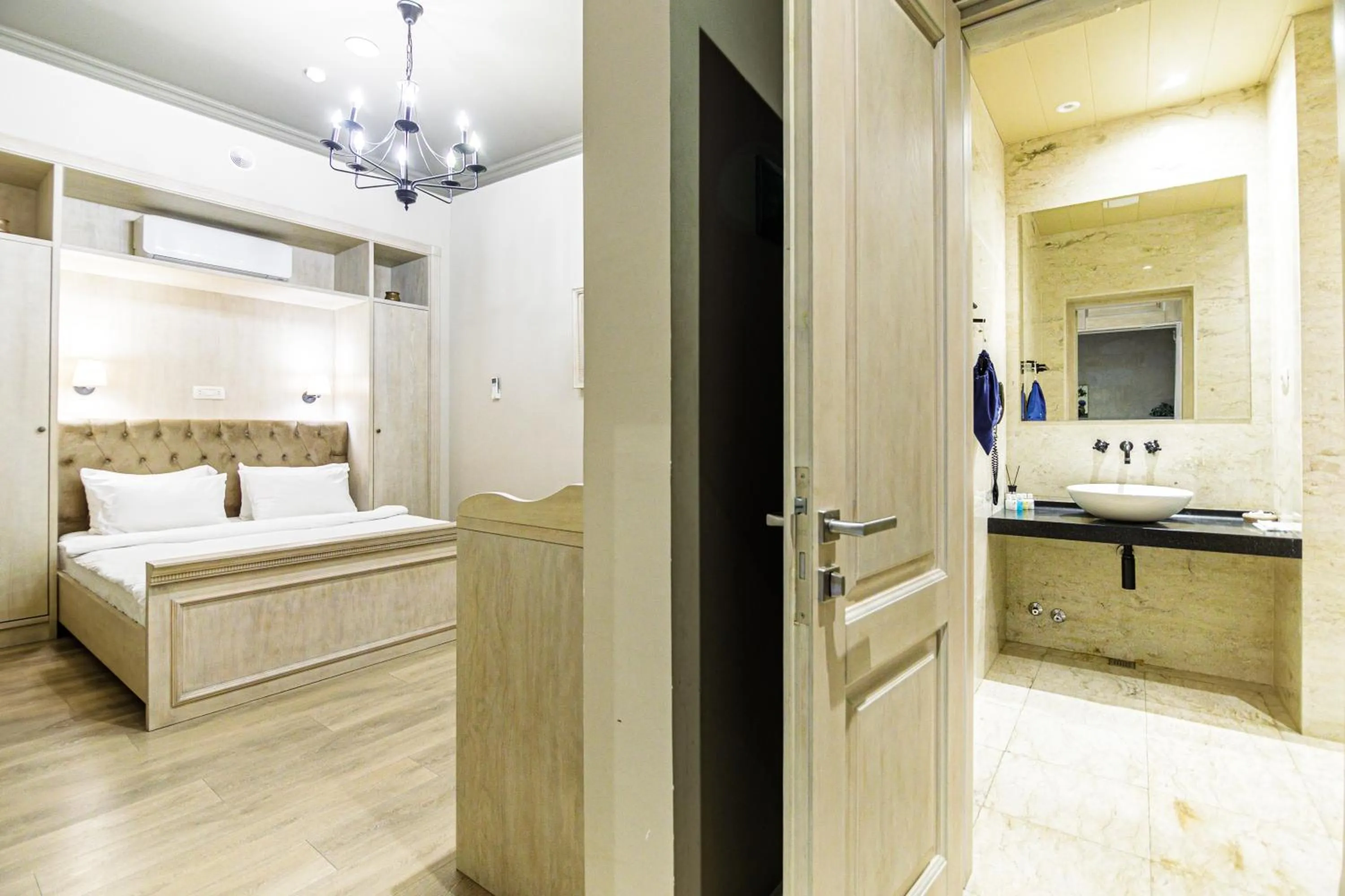 Bedroom, Bed in Art Club