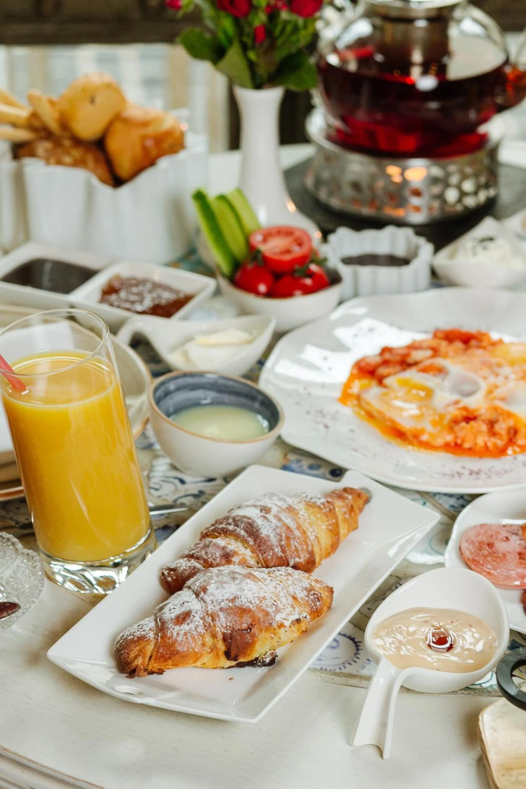 Restaurant/places to eat in Art Club