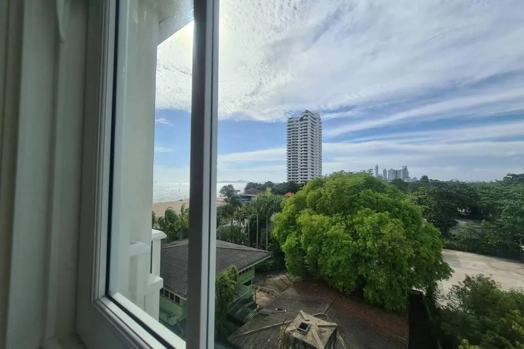 Grand florida Seaview-1BR-Step to jomtien beach