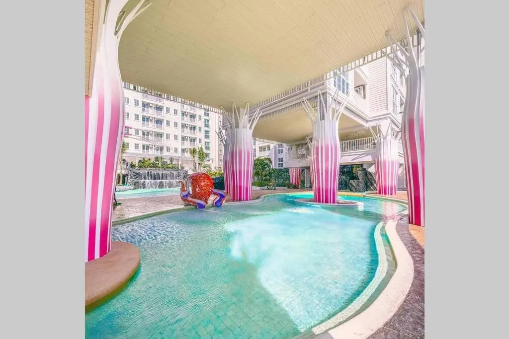 Swimming pool in Grand florida Seaview-1BR-Step to jomtien beach