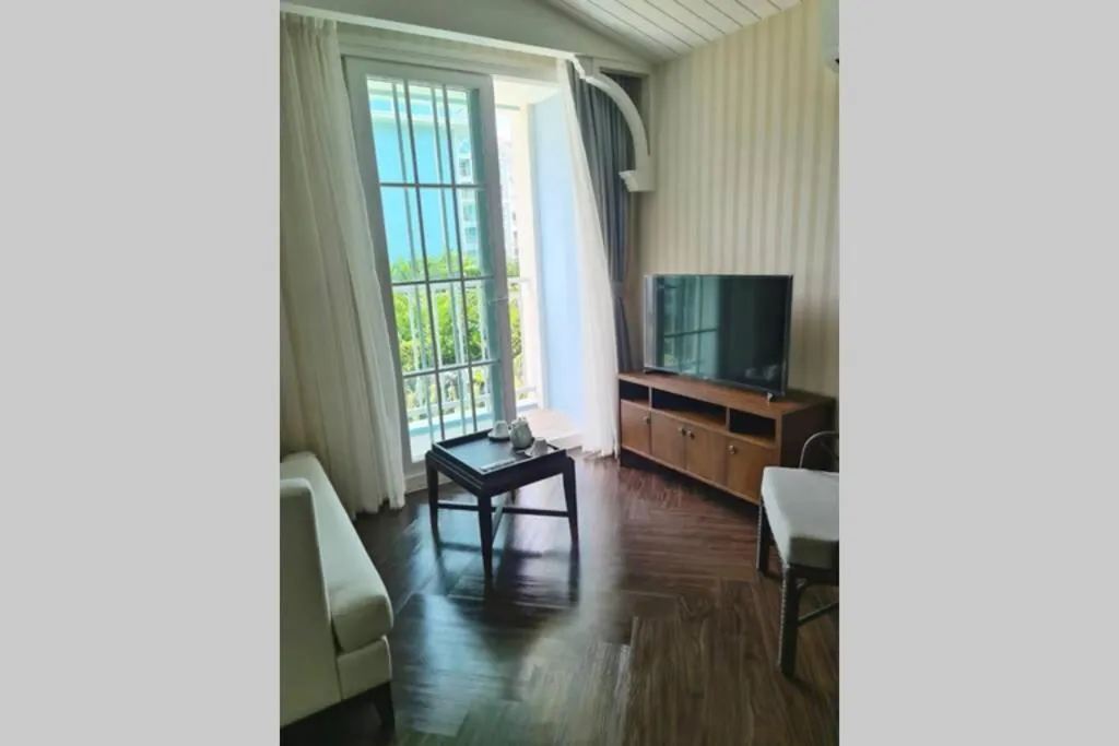 Grand florida Seaview-1BR-Step to jomtien beach