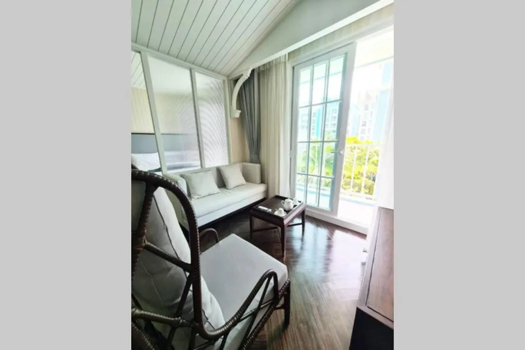 Grand florida Seaview-1BR-Step to jomtien beach