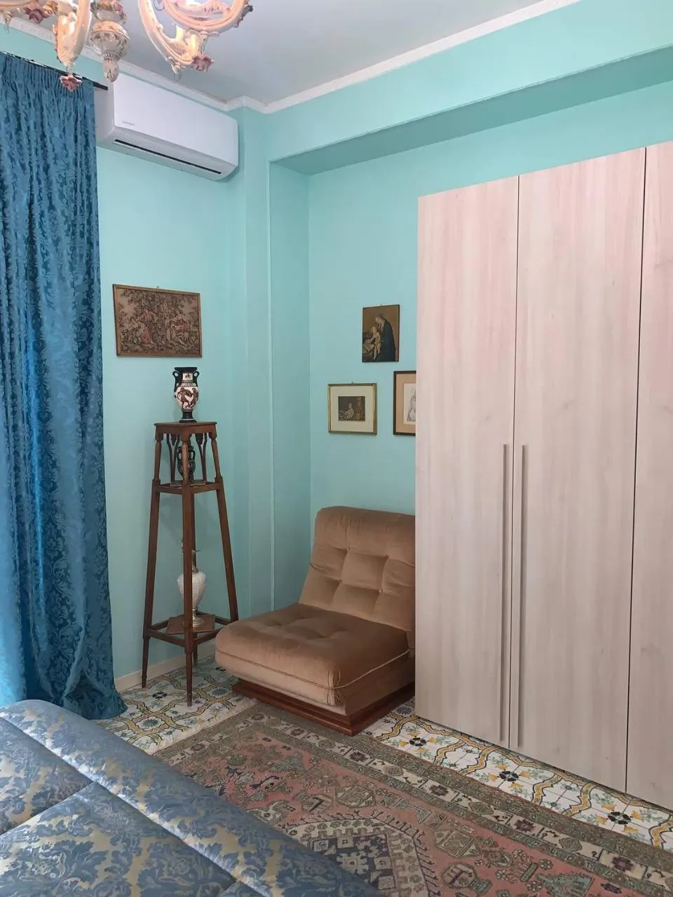 Bed, Seating Area in BLUE SEA