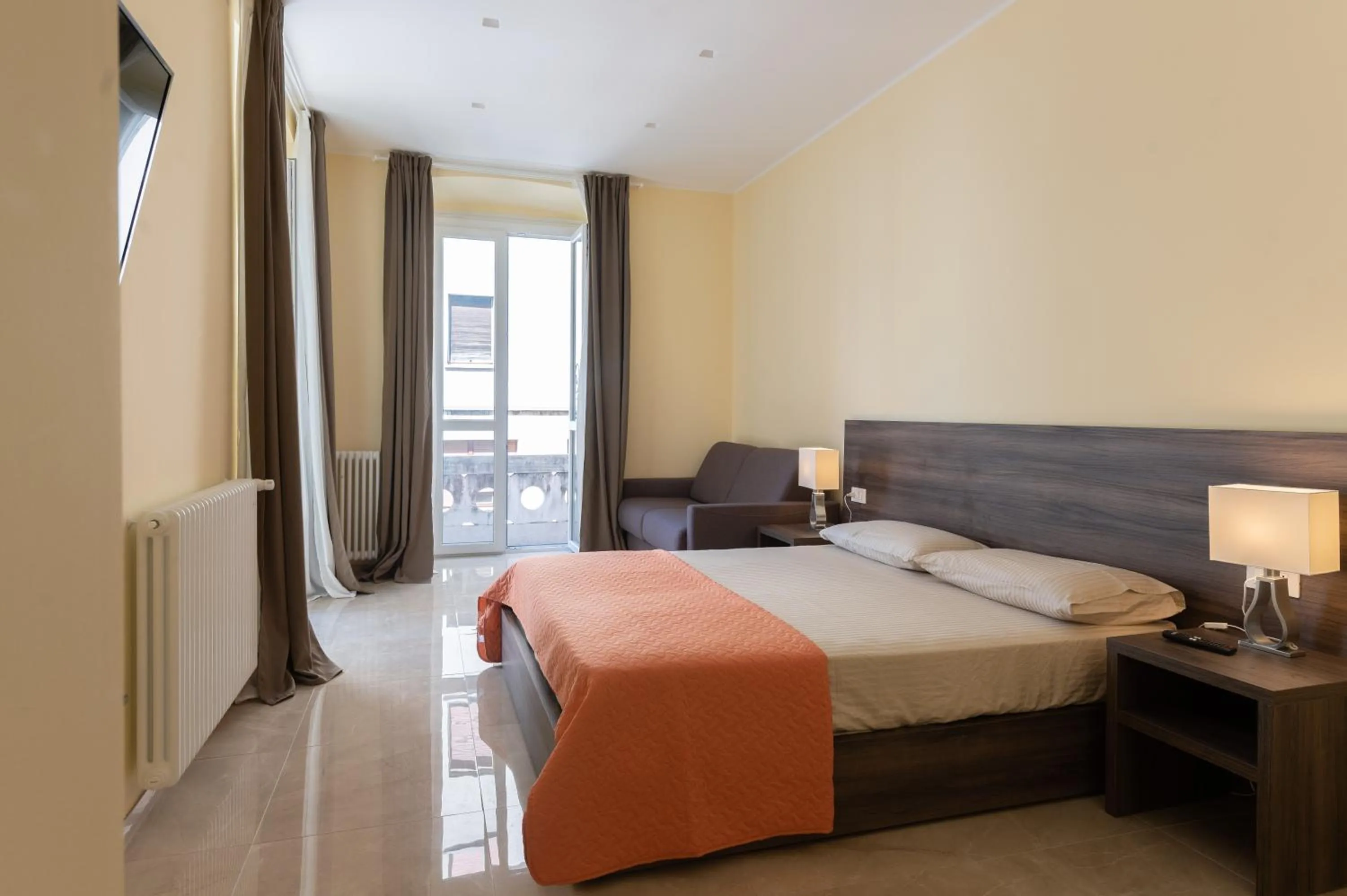 Bed in ADRIA Luxury Residence - Centro Trieste