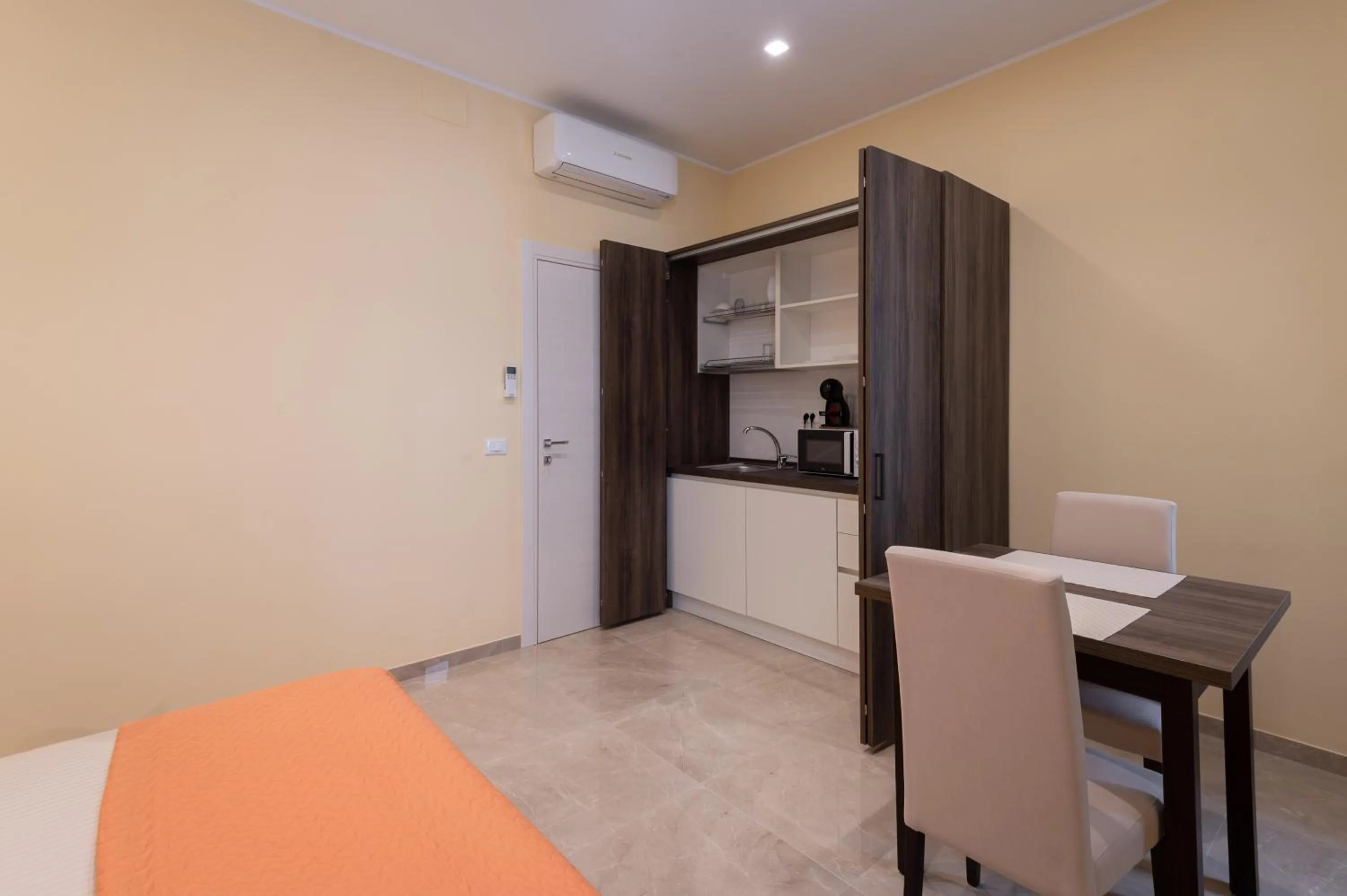 Communal lounge/ TV room in ADRIA Luxury Residence - Centro Trieste