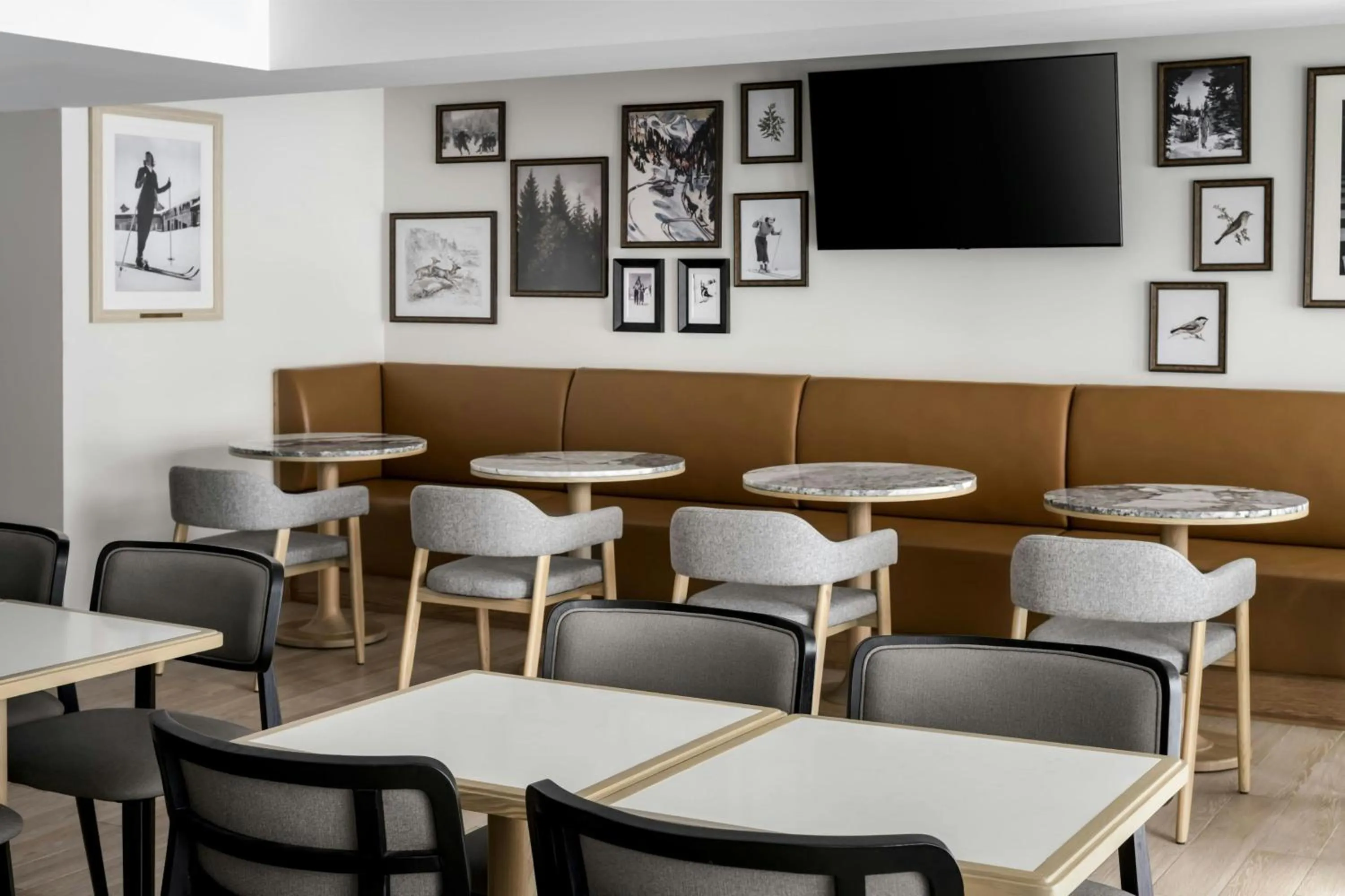 Restaurant/places to eat in Mont Gabriel, Sainte-Adèle, a Tribute Portfolio Resort