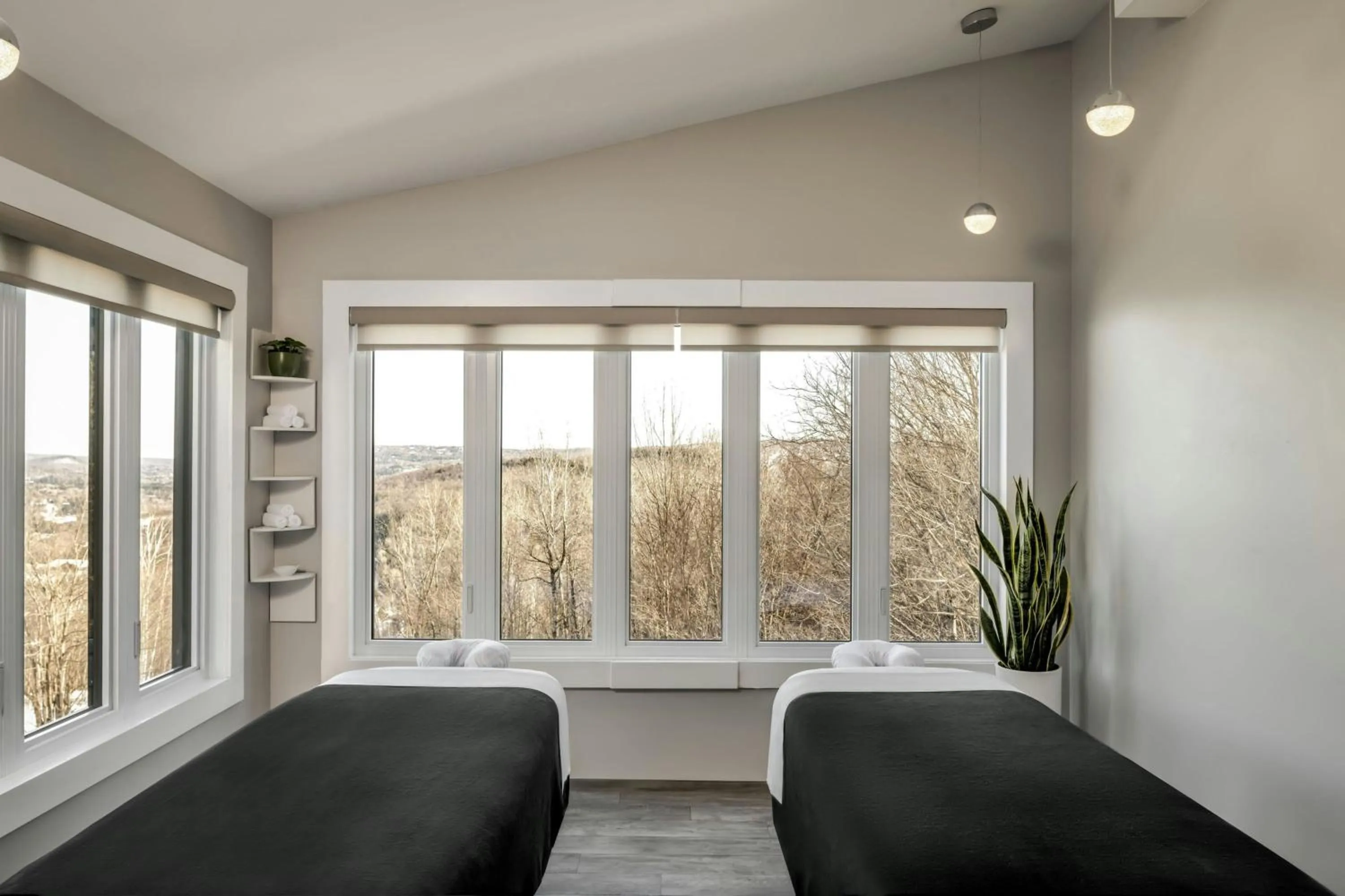 Spa and wellness centre/facilities, Bed in Mont Gabriel, Sainte-Adèle, a Tribute Portfolio Resort