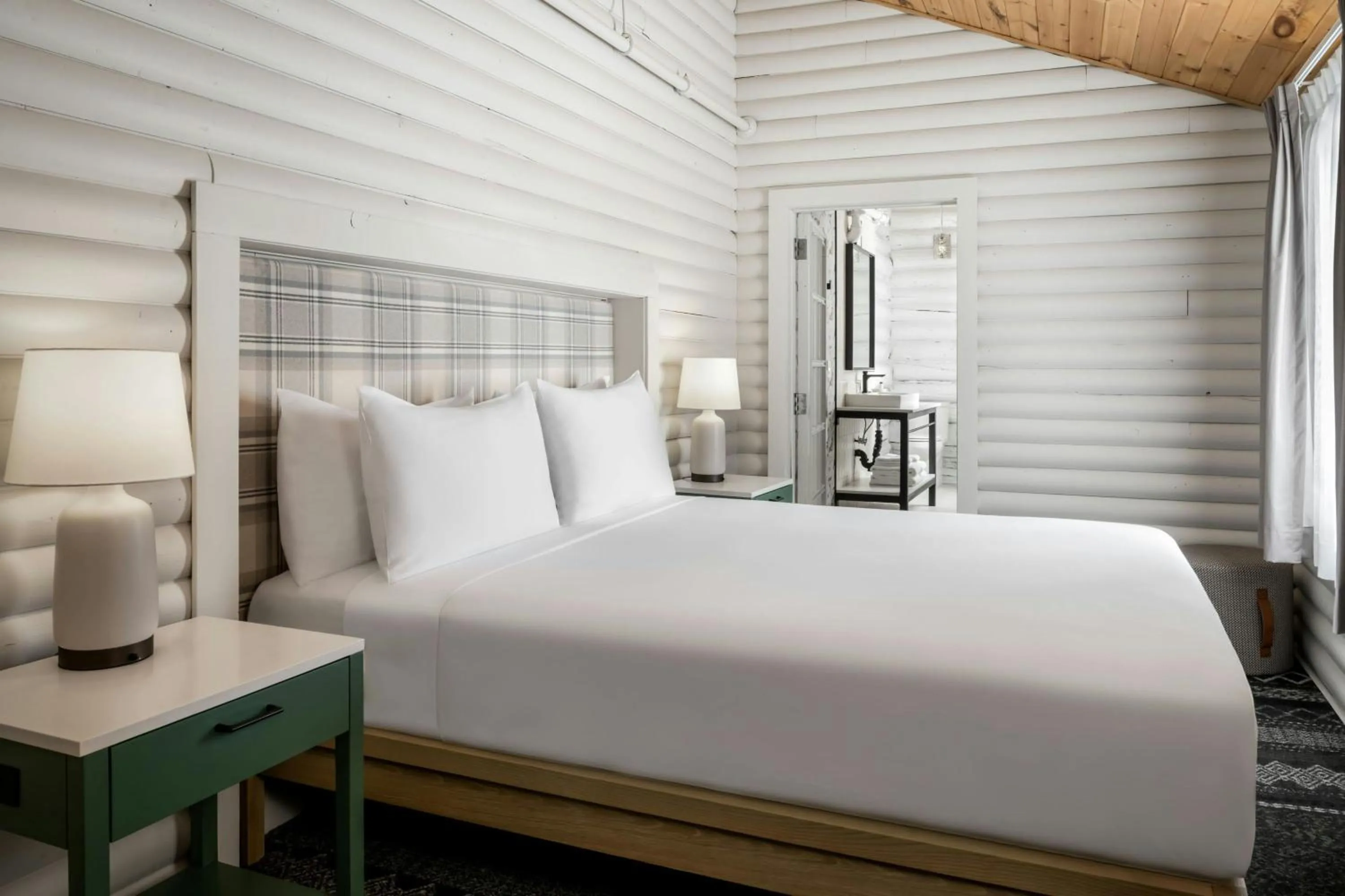 Photo of the whole room, Bed in Mont Gabriel, Sainte-Adèle, a Tribute Portfolio Resort