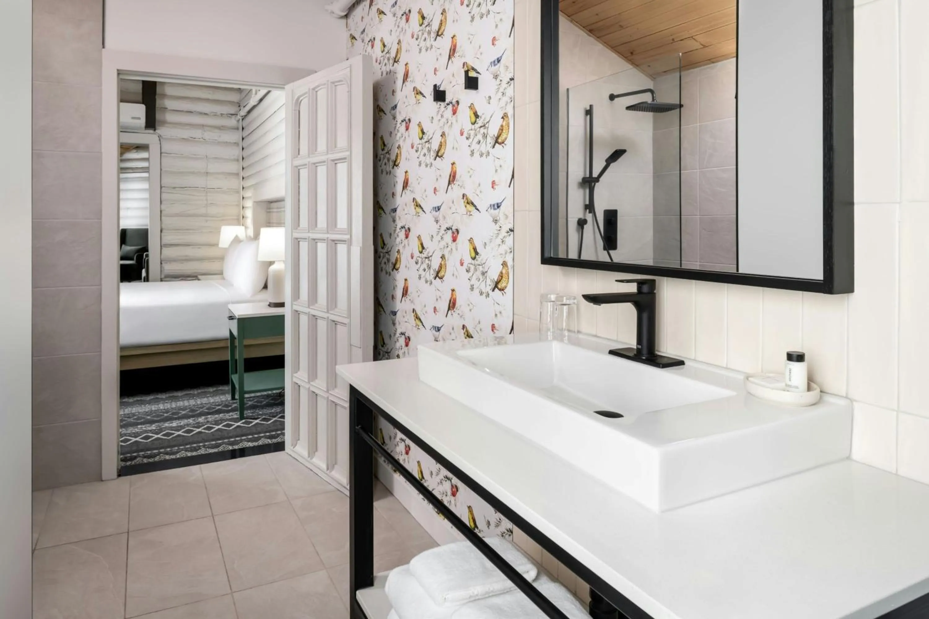 Photo of the whole room, Bed in Mont Gabriel, Sainte-Adèle, a Tribute Portfolio Resort