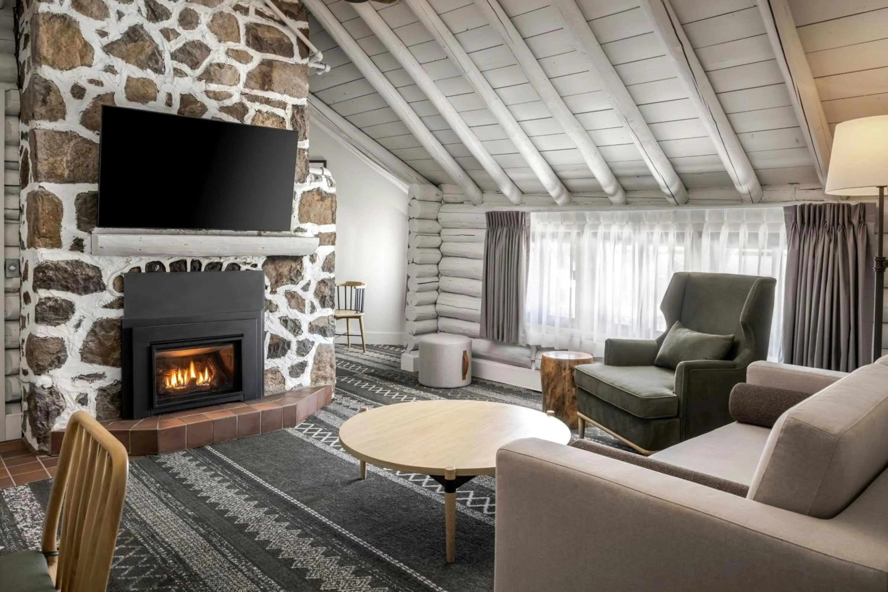 Photo of the whole room in Mont Gabriel, Sainte-Adèle, a Tribute Portfolio Resort