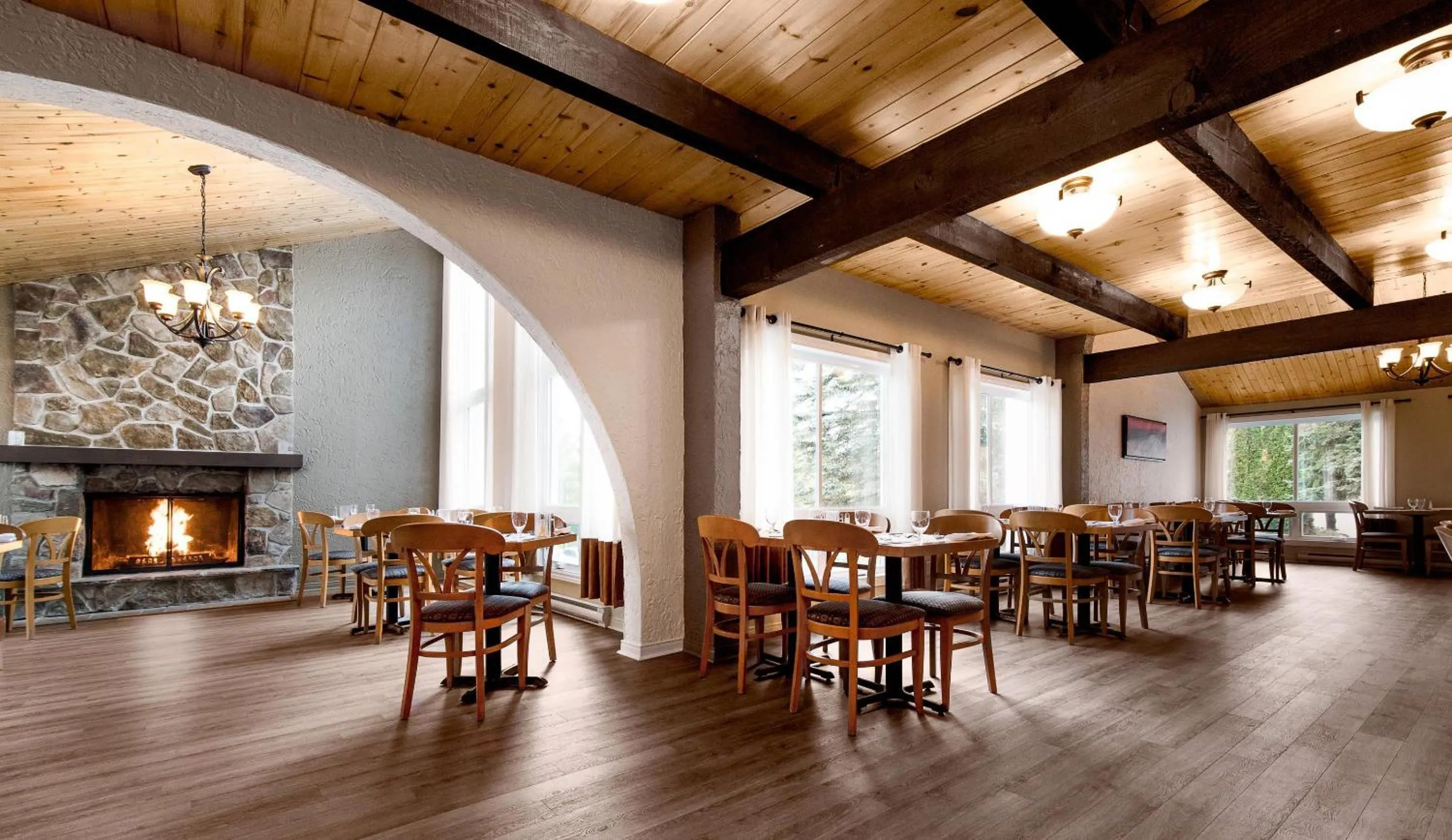 Restaurant/places to eat in Hotel Cheribourg, an Ascend Collection Hotel