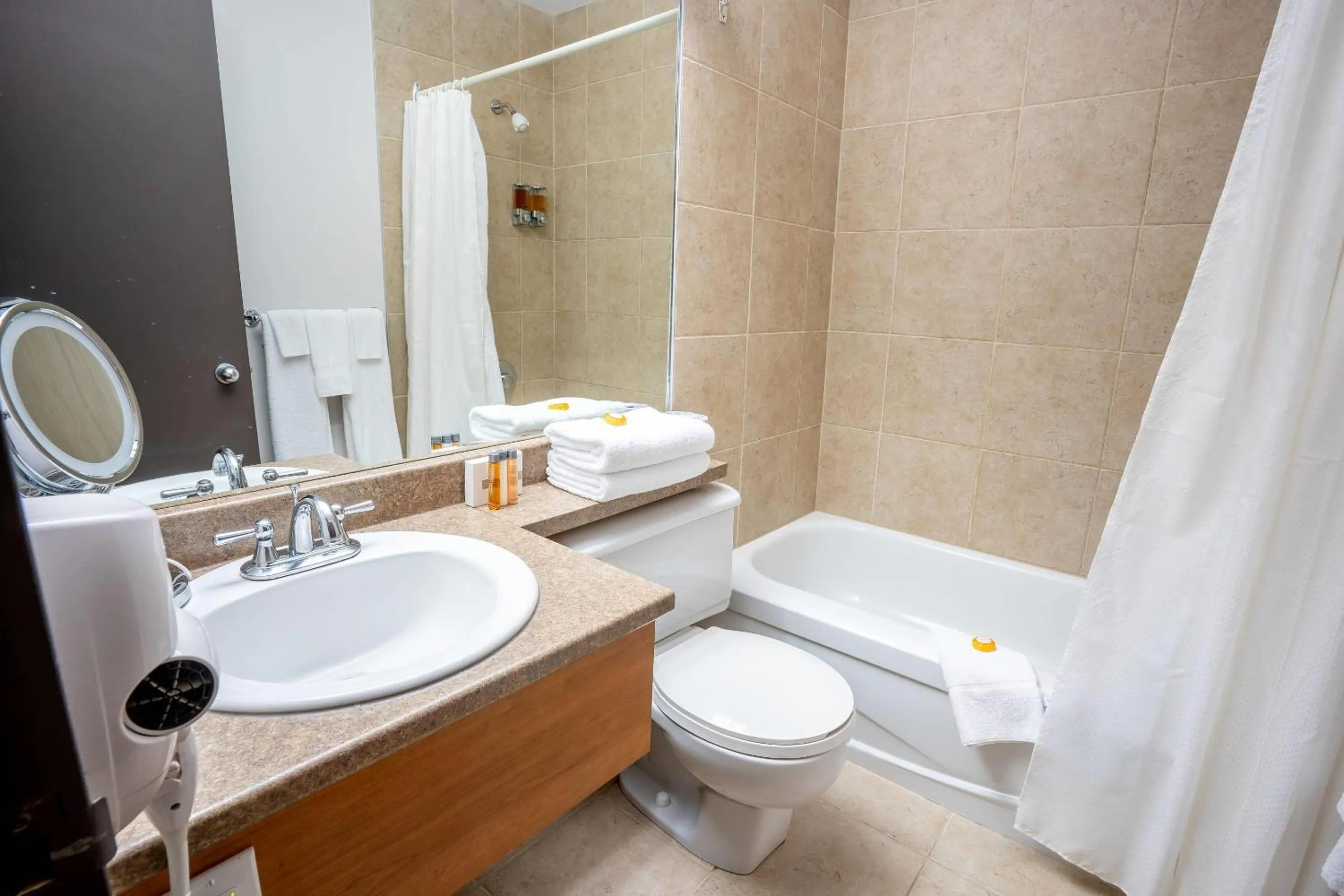 Bedroom in Hotel Cheribourg, an Ascend Collection Hotel