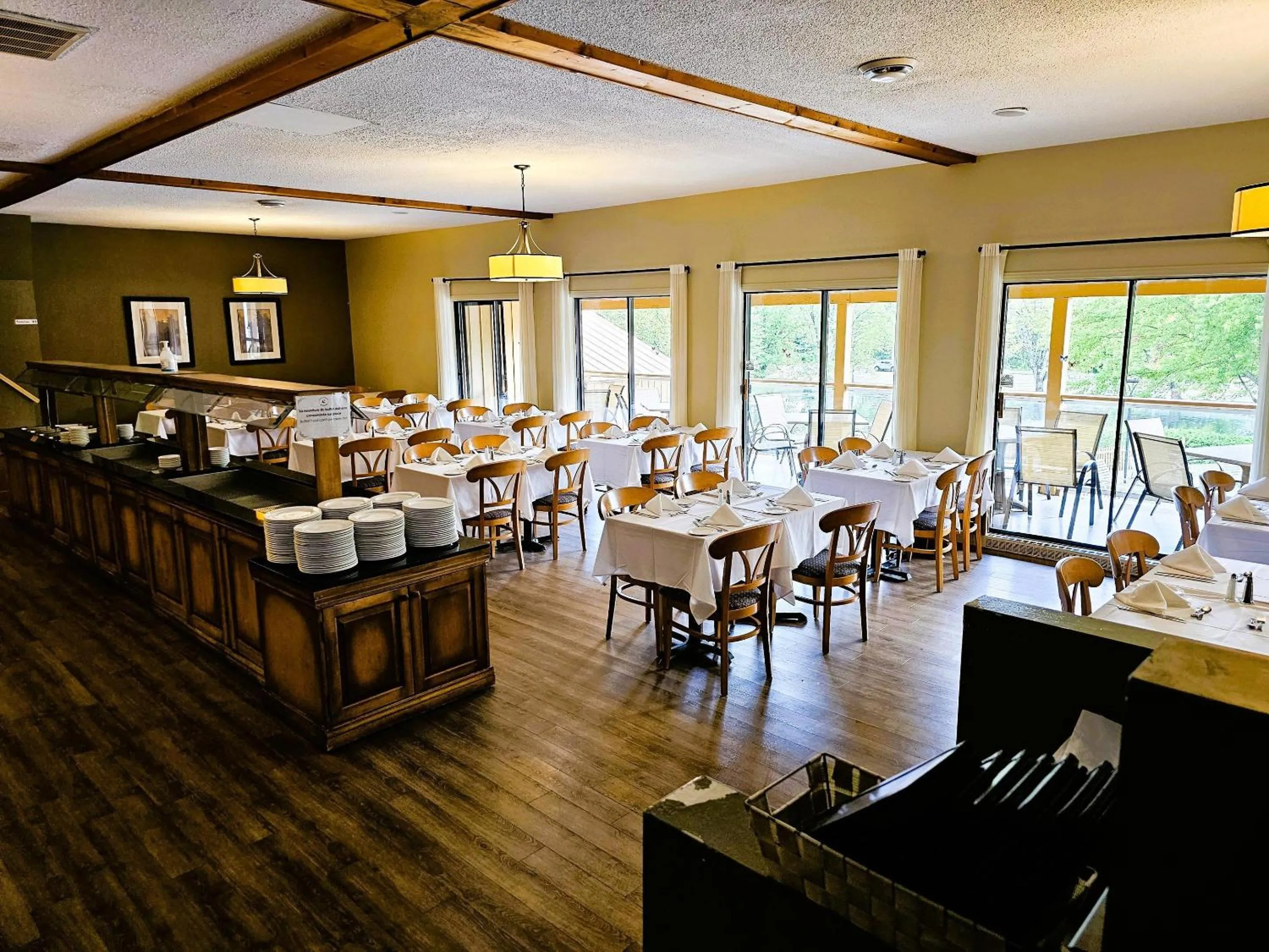 Restaurant/places to eat in Hotel Cheribourg, an Ascend Collection Hotel