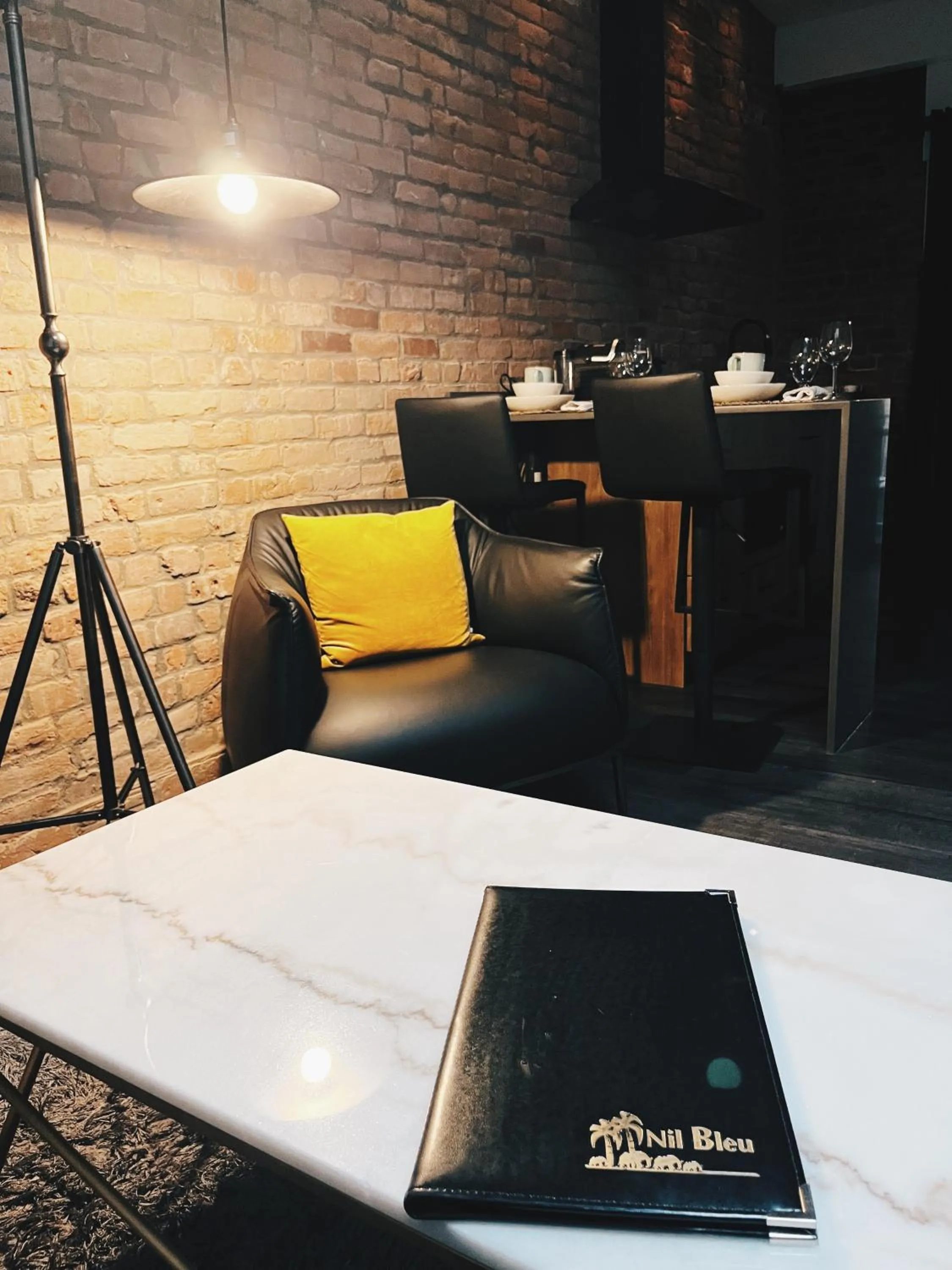 Restaurant/places to eat in Hotel Kutuma