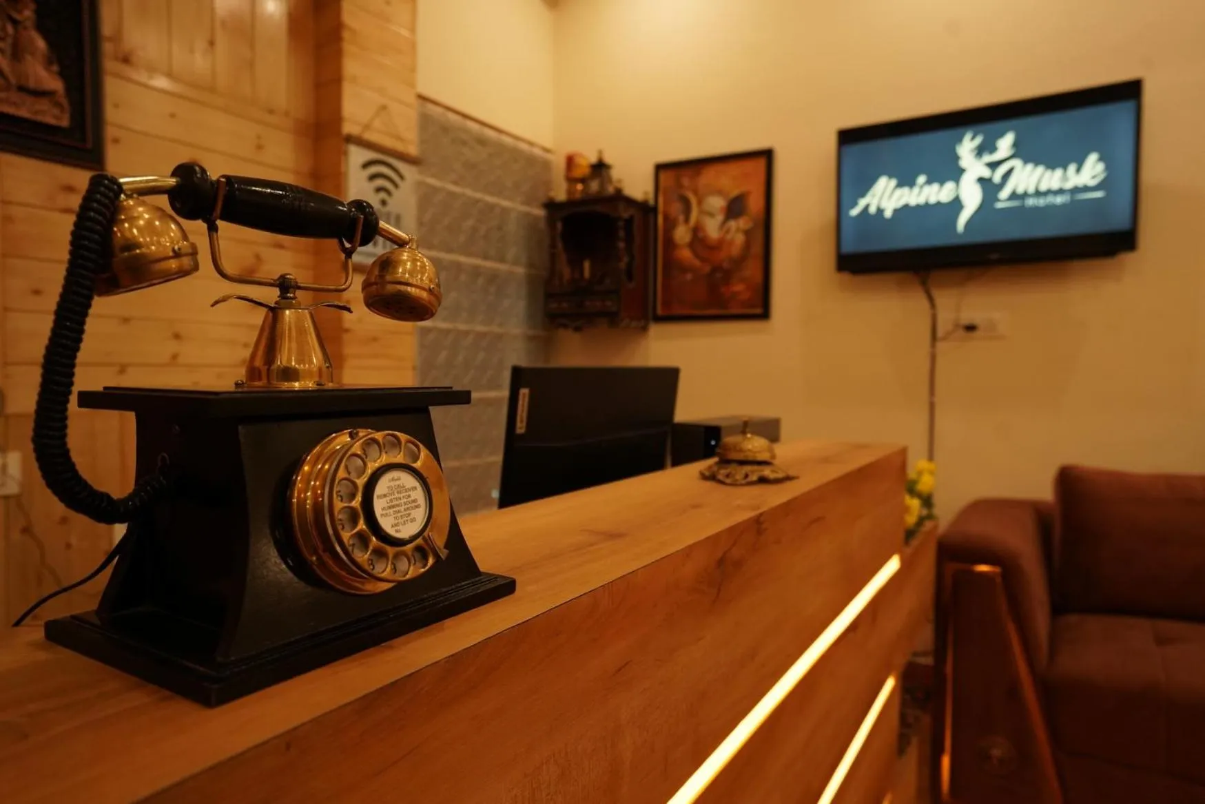 Evening entertainment in Hotel Alpine Musk