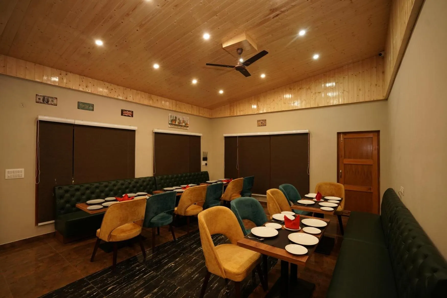 Seating area in Hotel Alpine Musk