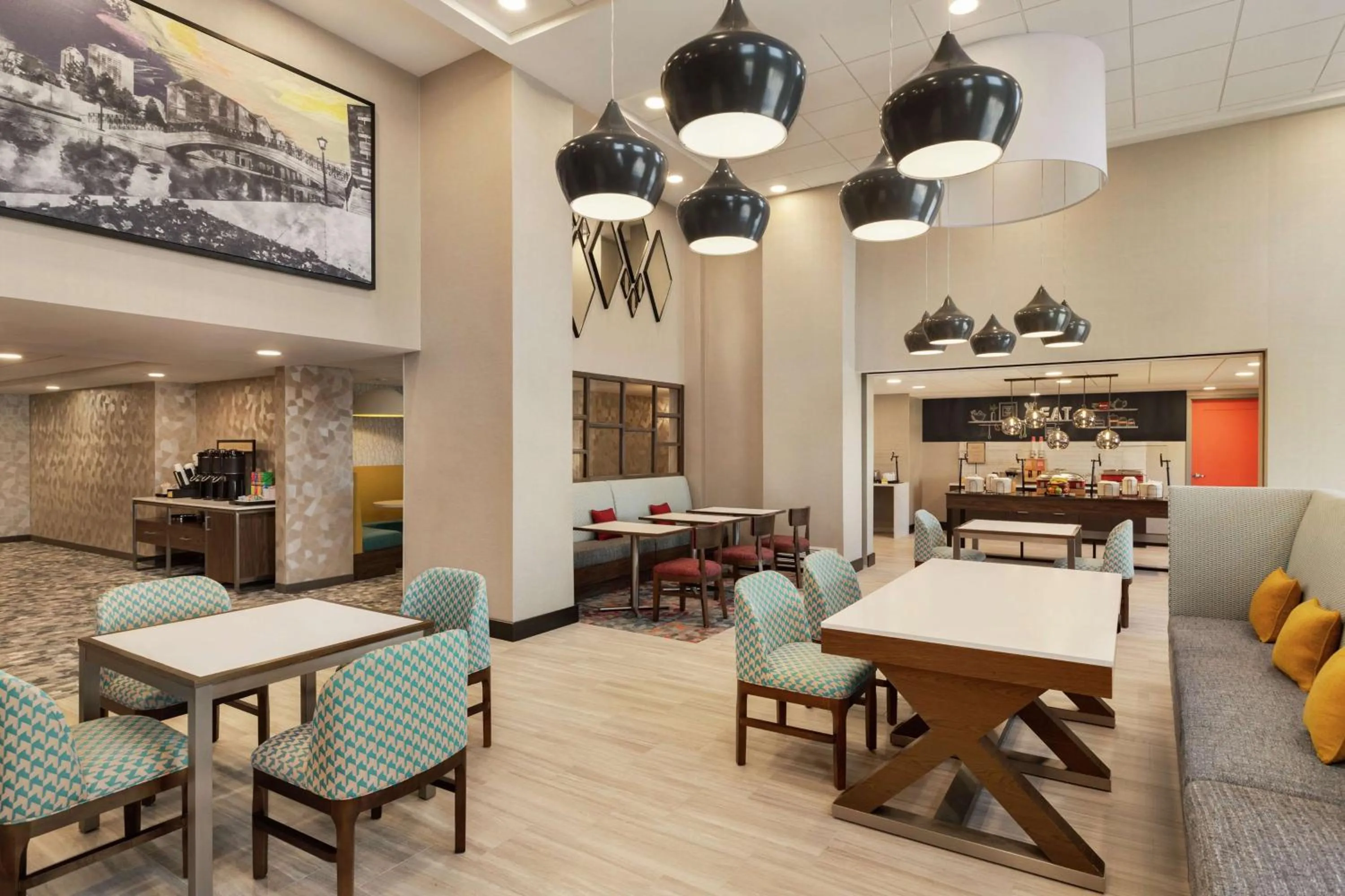 Breakfast in Hampton Inn Indianapolis Downtown IUPUI