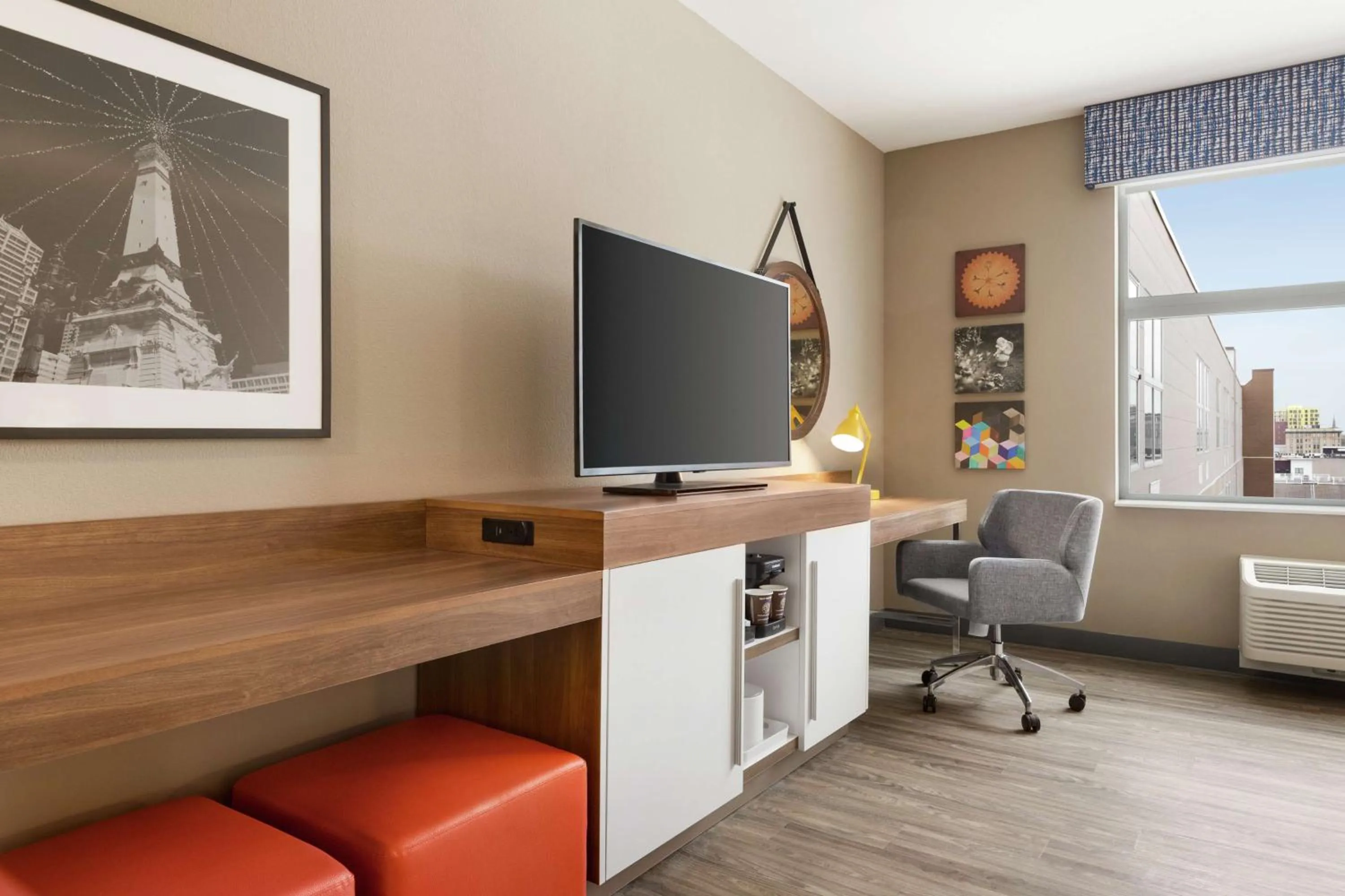 Bedroom in Hampton Inn Indianapolis Downtown IUPUI