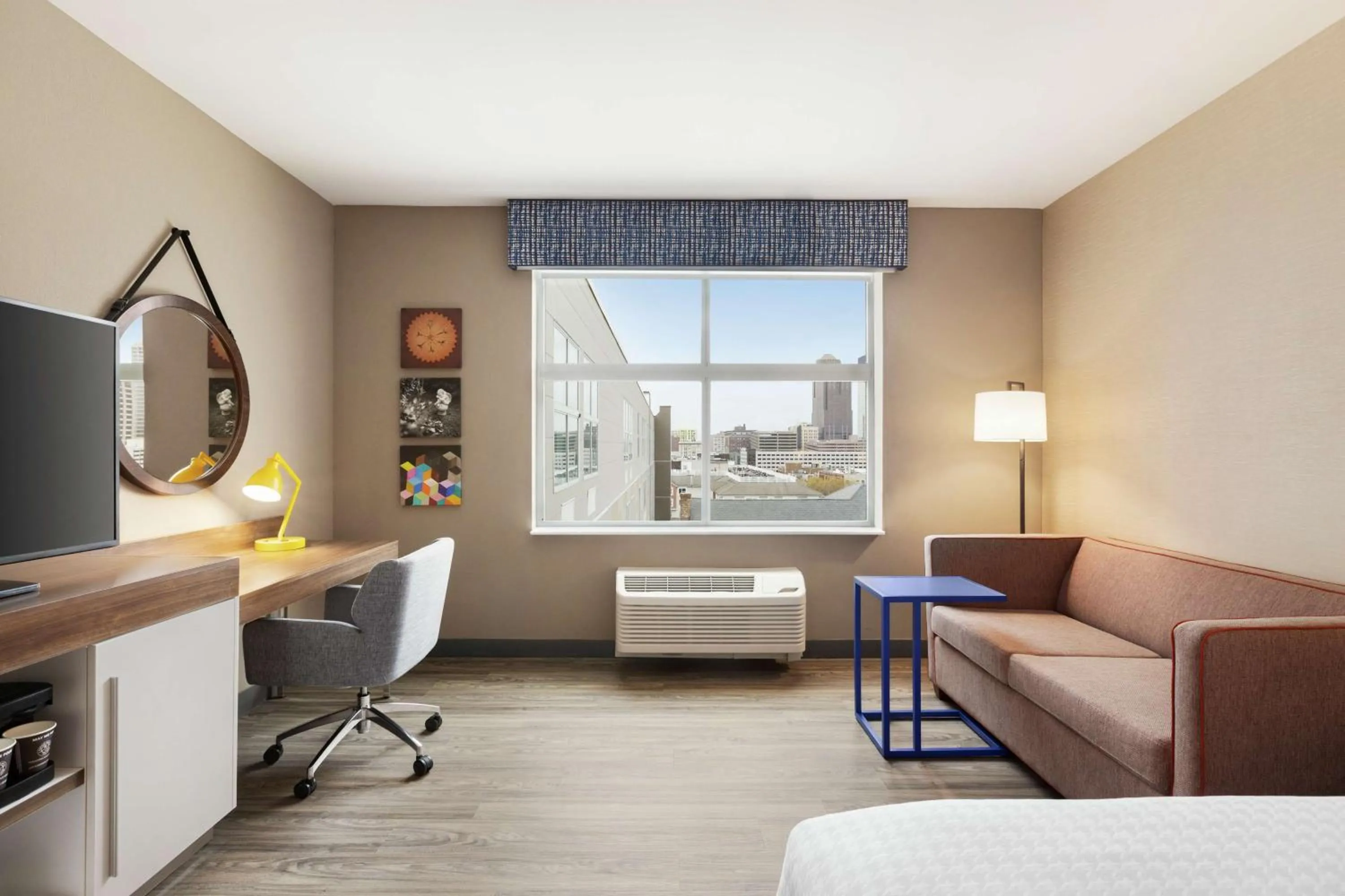 Bedroom in Hampton Inn Indianapolis Downtown IUPUI