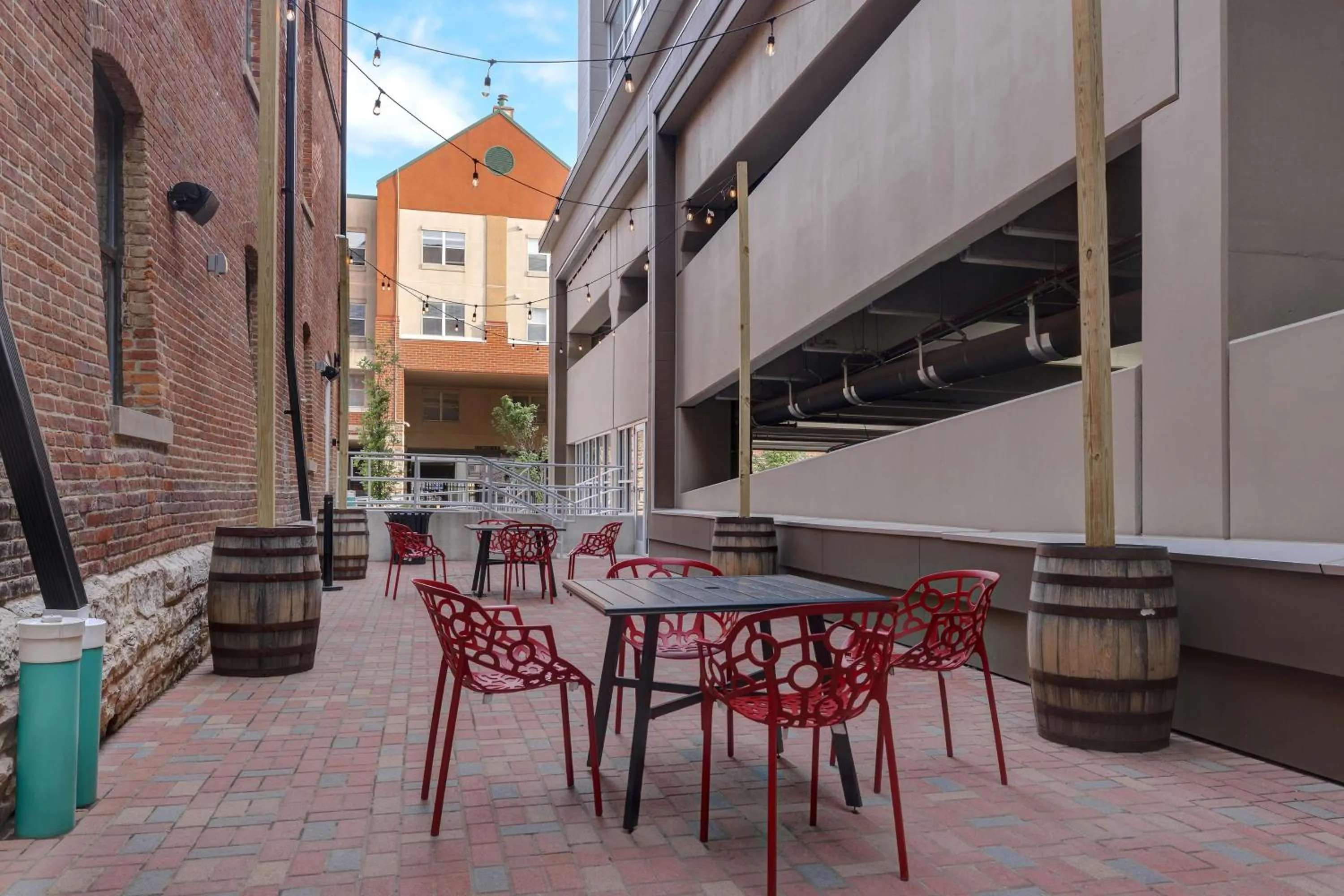 Property building in Hampton Inn Indianapolis Downtown IUPUI