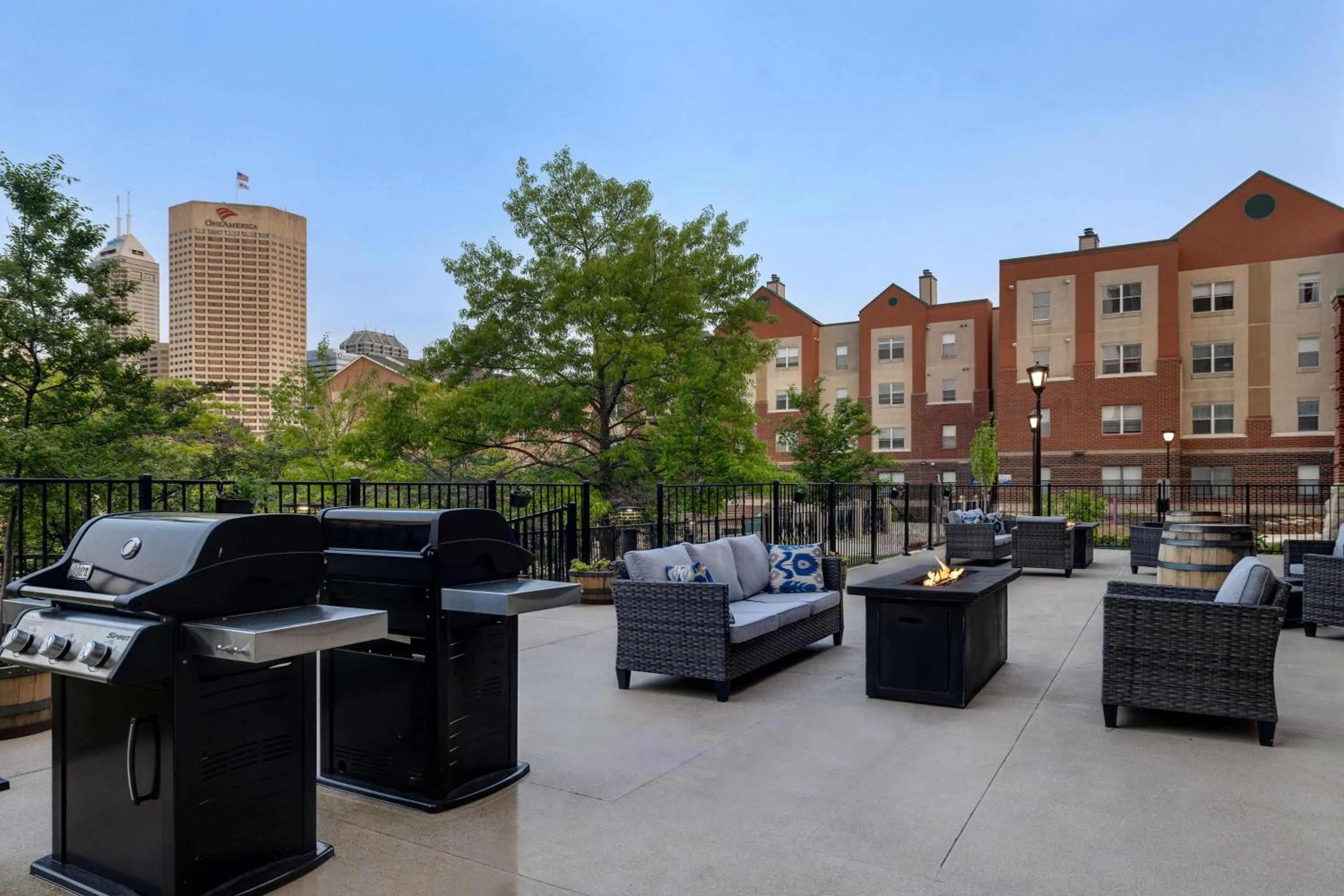 Patio in Hampton Inn Indianapolis Downtown IUPUI