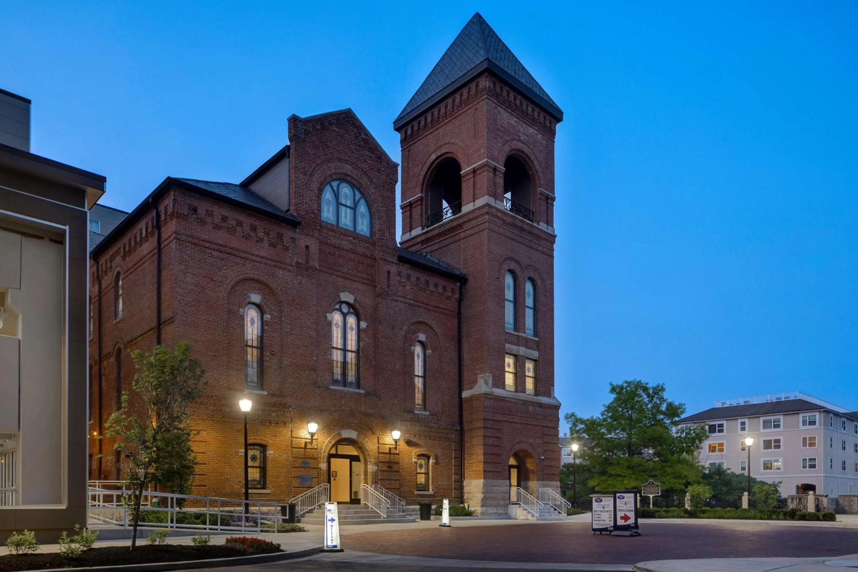 Property building in Hampton Inn Indianapolis Downtown IUPUI