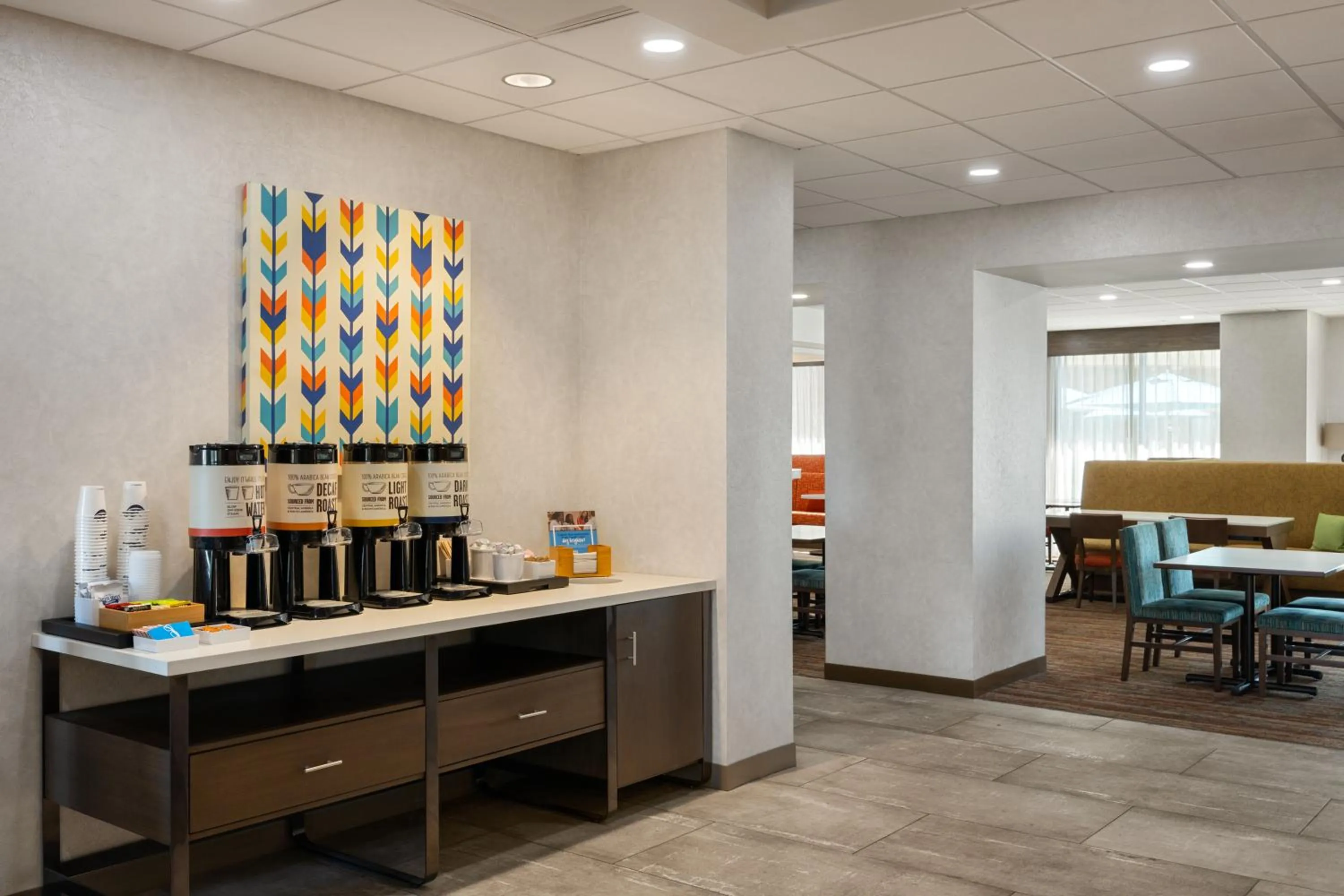 Coffee/tea facilities in Hampton Inn Carefree, Az